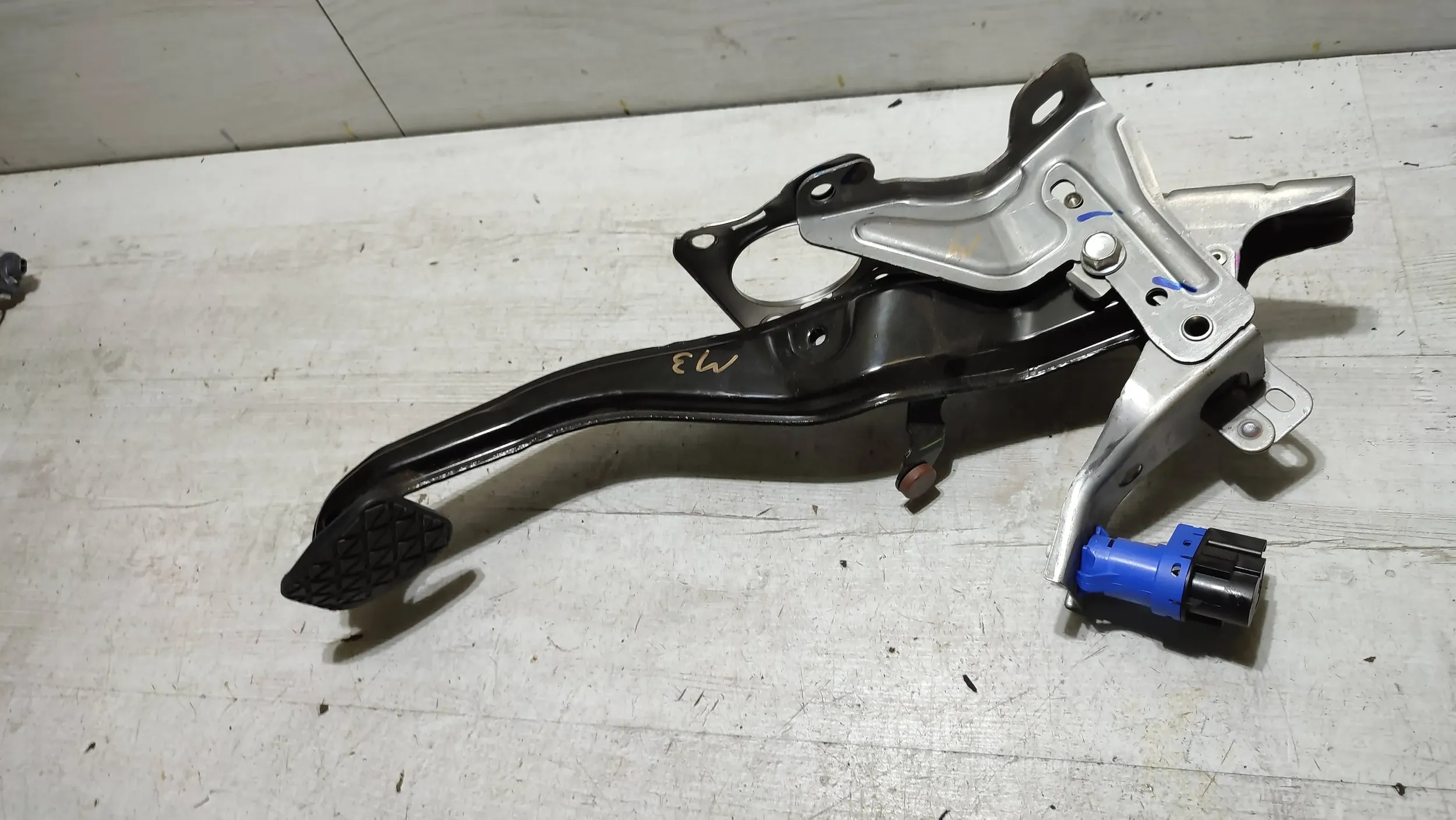Mazda 3 III BM 17r Pedal Bremse