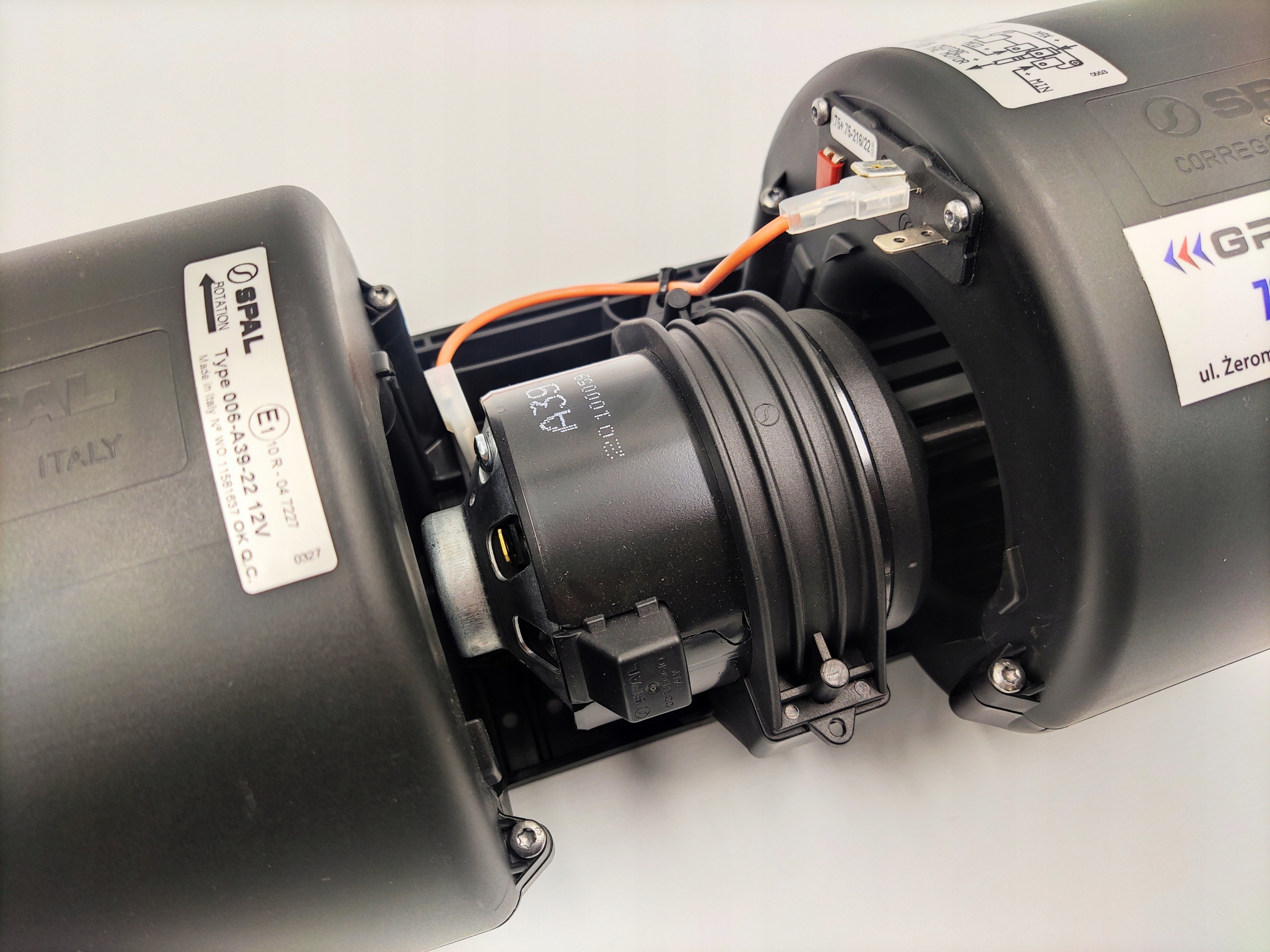 

Dmuchawa wentylator Spal 006-A39-22 12V