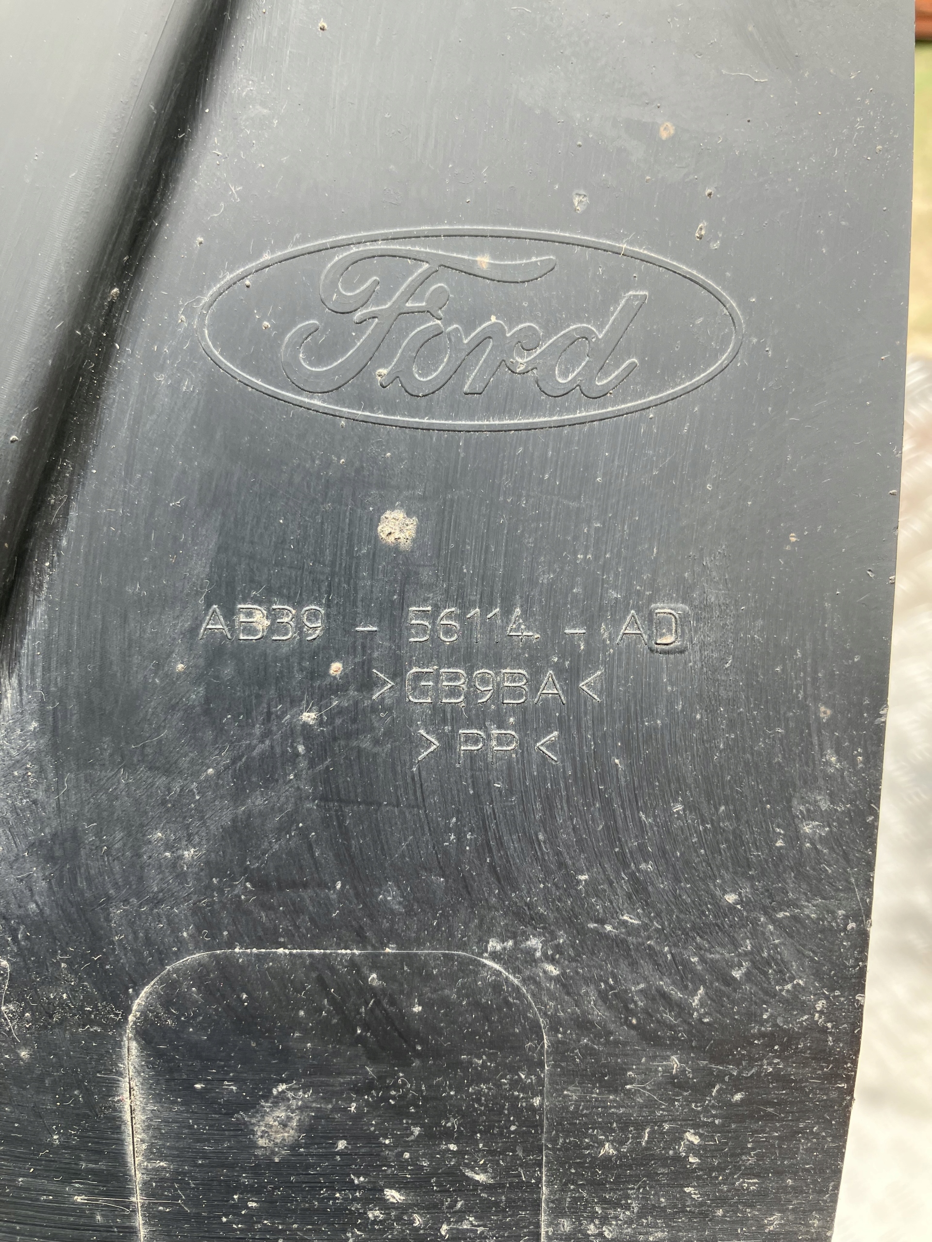 подкрылки задний левое правое FORD RANGER 15-