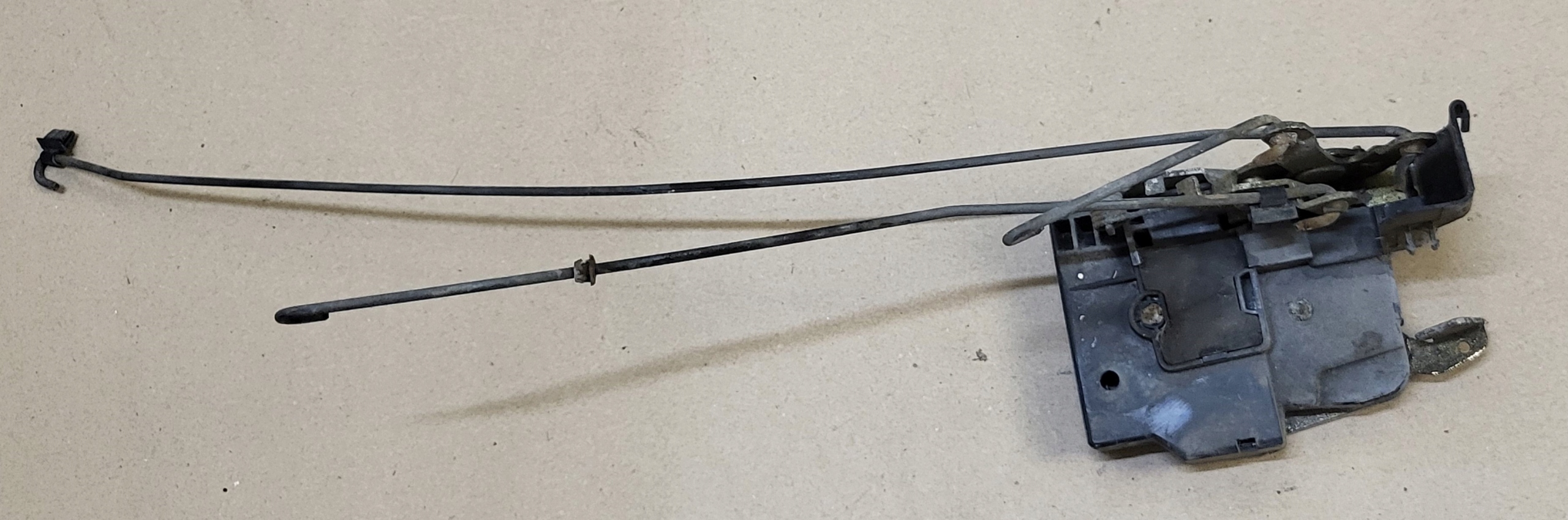 lock Z door left front CIEGNA BMW 3 E30 4D original 19065711