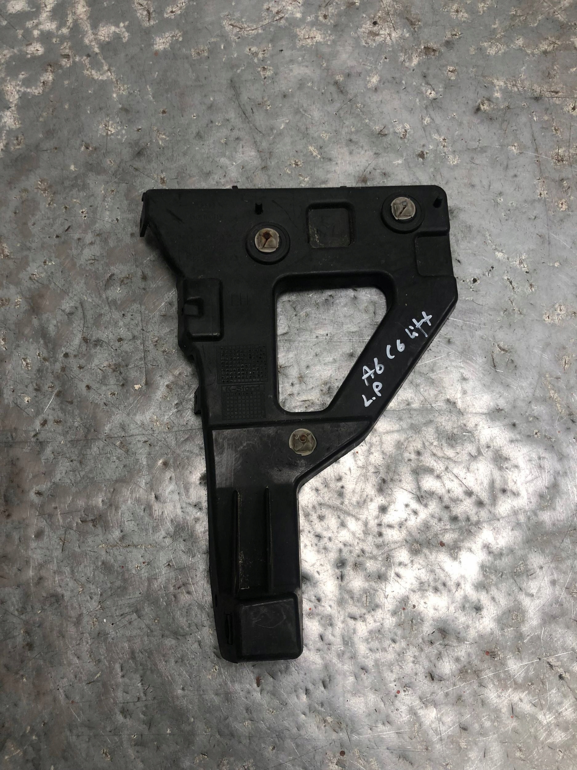 bumper bracket left front AUDI A6 C6 LIFT 4F0807227