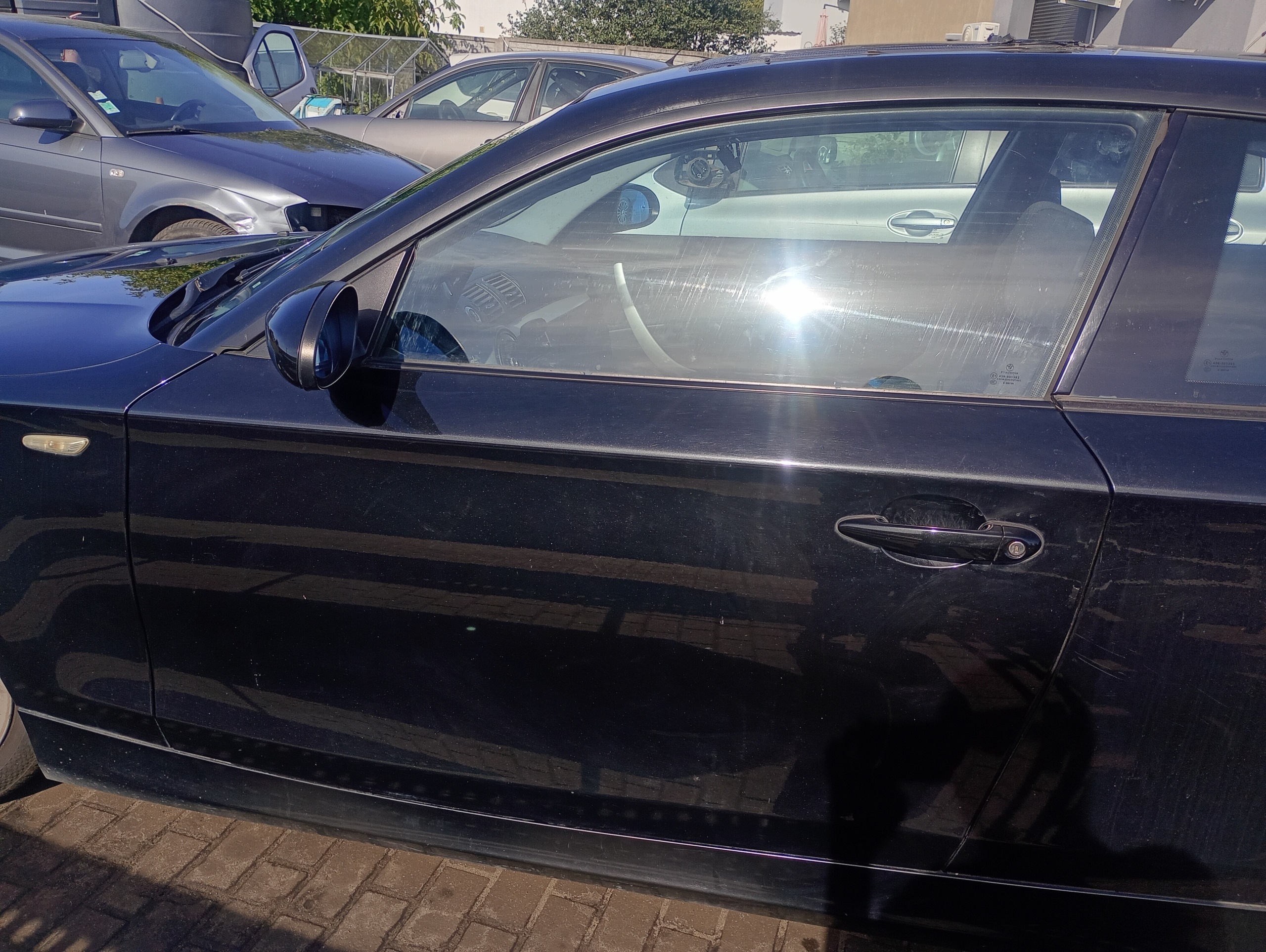 door left front front BMW 1 and E81 07-11 kod lakieru 475
