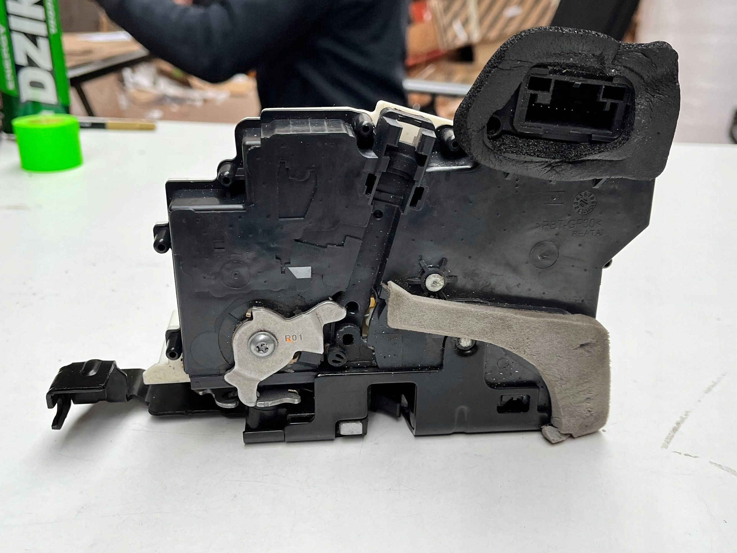 original lock door right front Audi RS Q8 4K1837016K !J