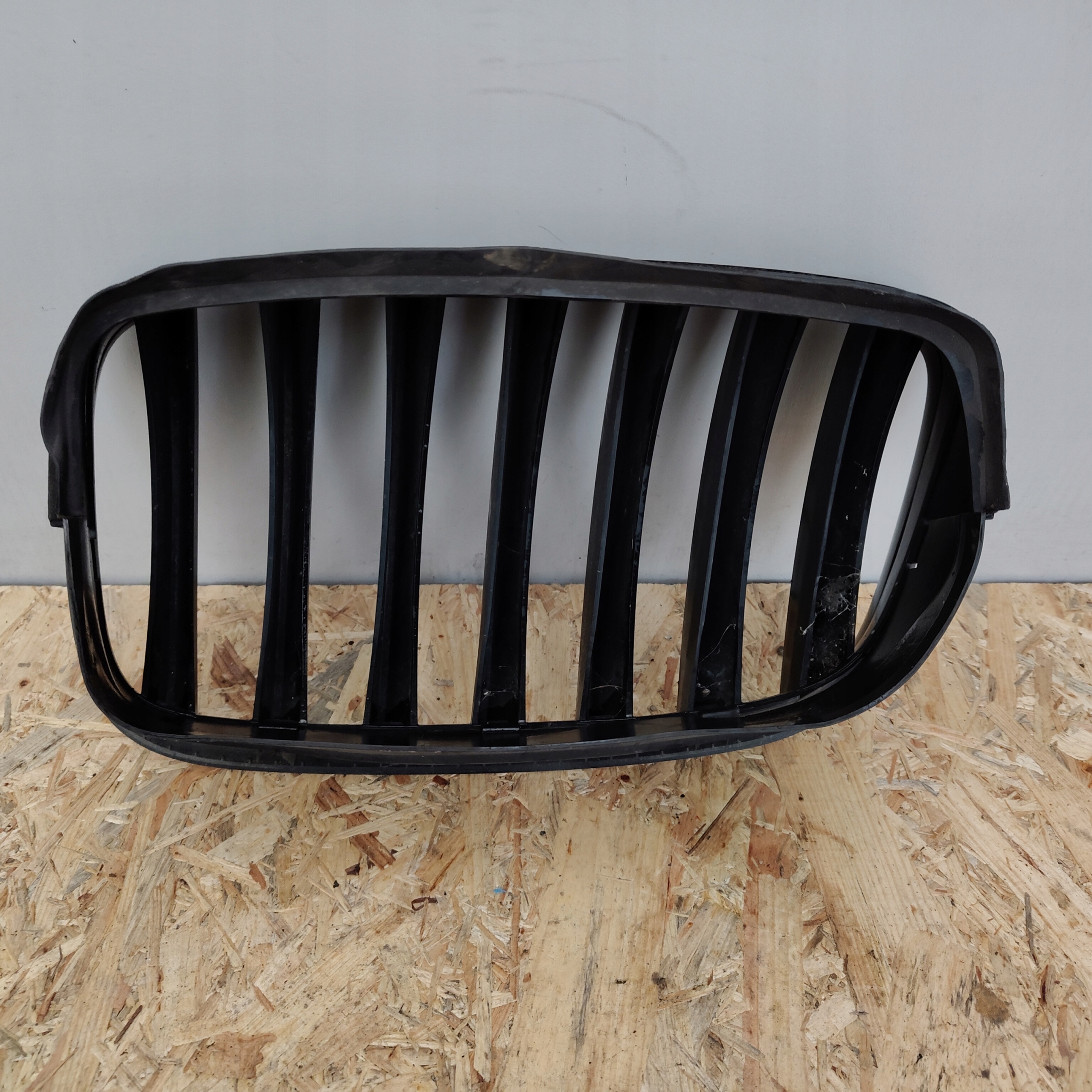 maska bubreg desna BMW X5 E70 51137171396