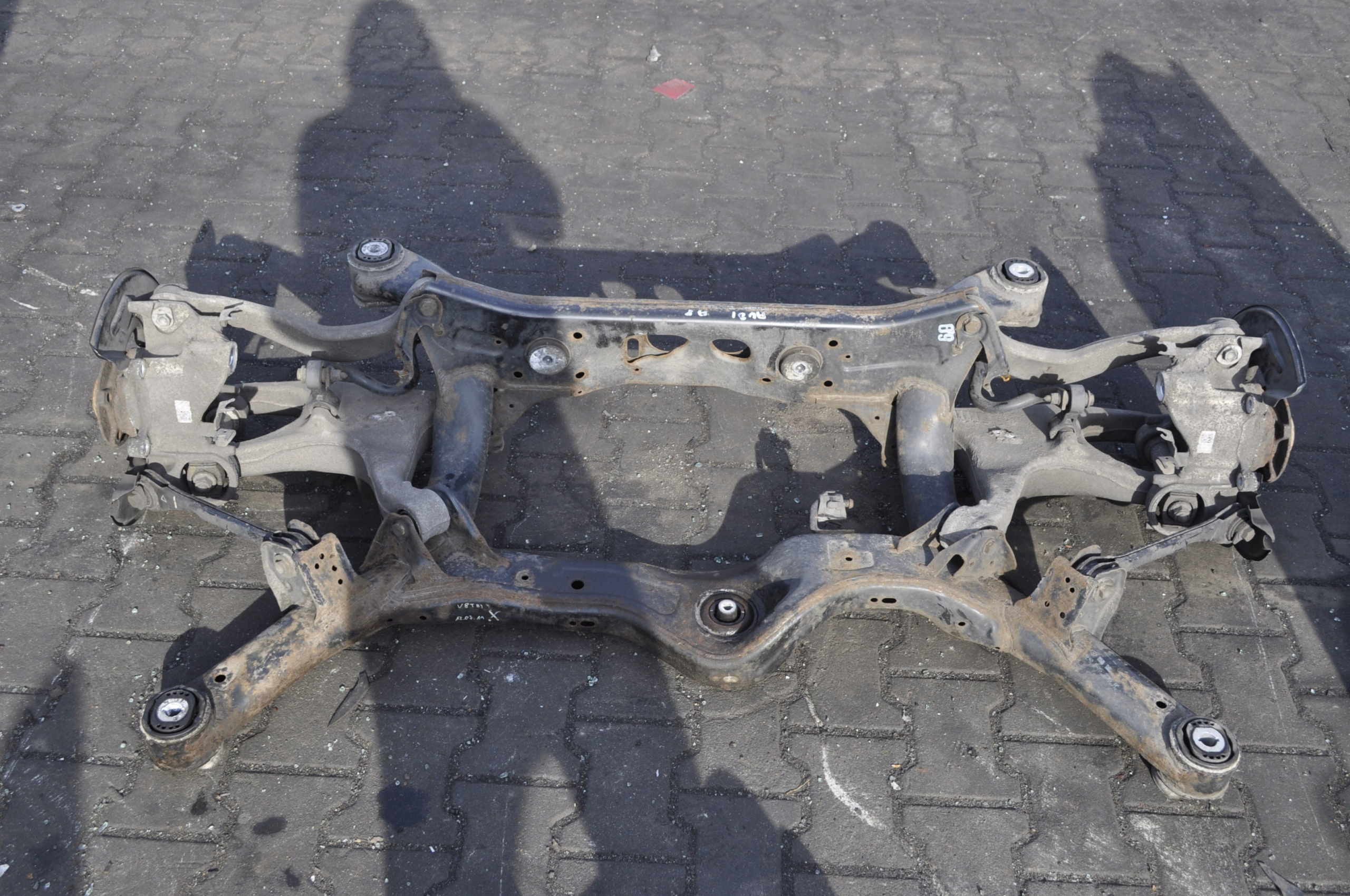 AUDI A8 D4 LONG 4.2 QUATTRO ZAWIESZENIE BELKA TYŁ