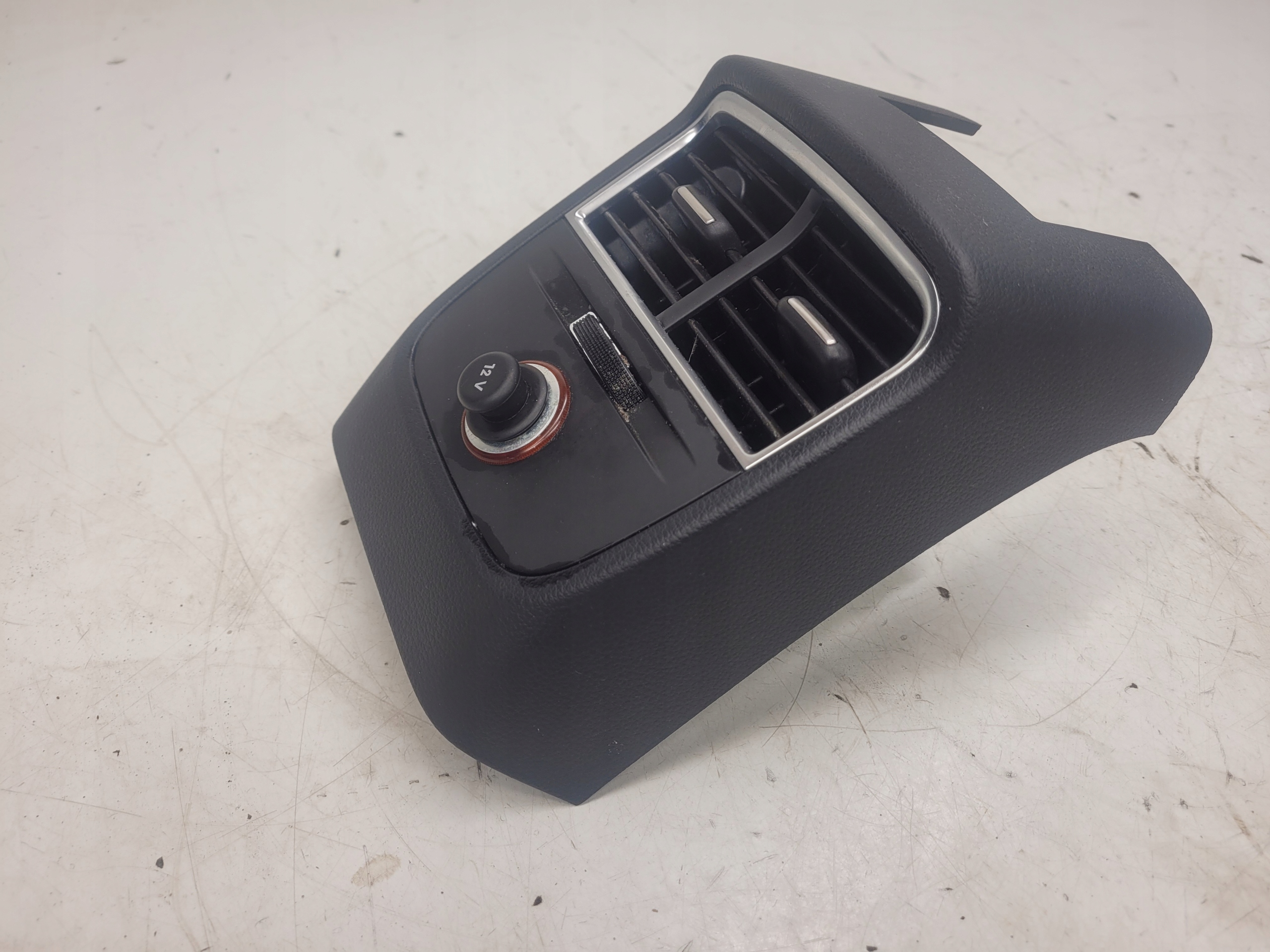 grid air conditioning devices central rear part AUDI A3 8V 8V0819203