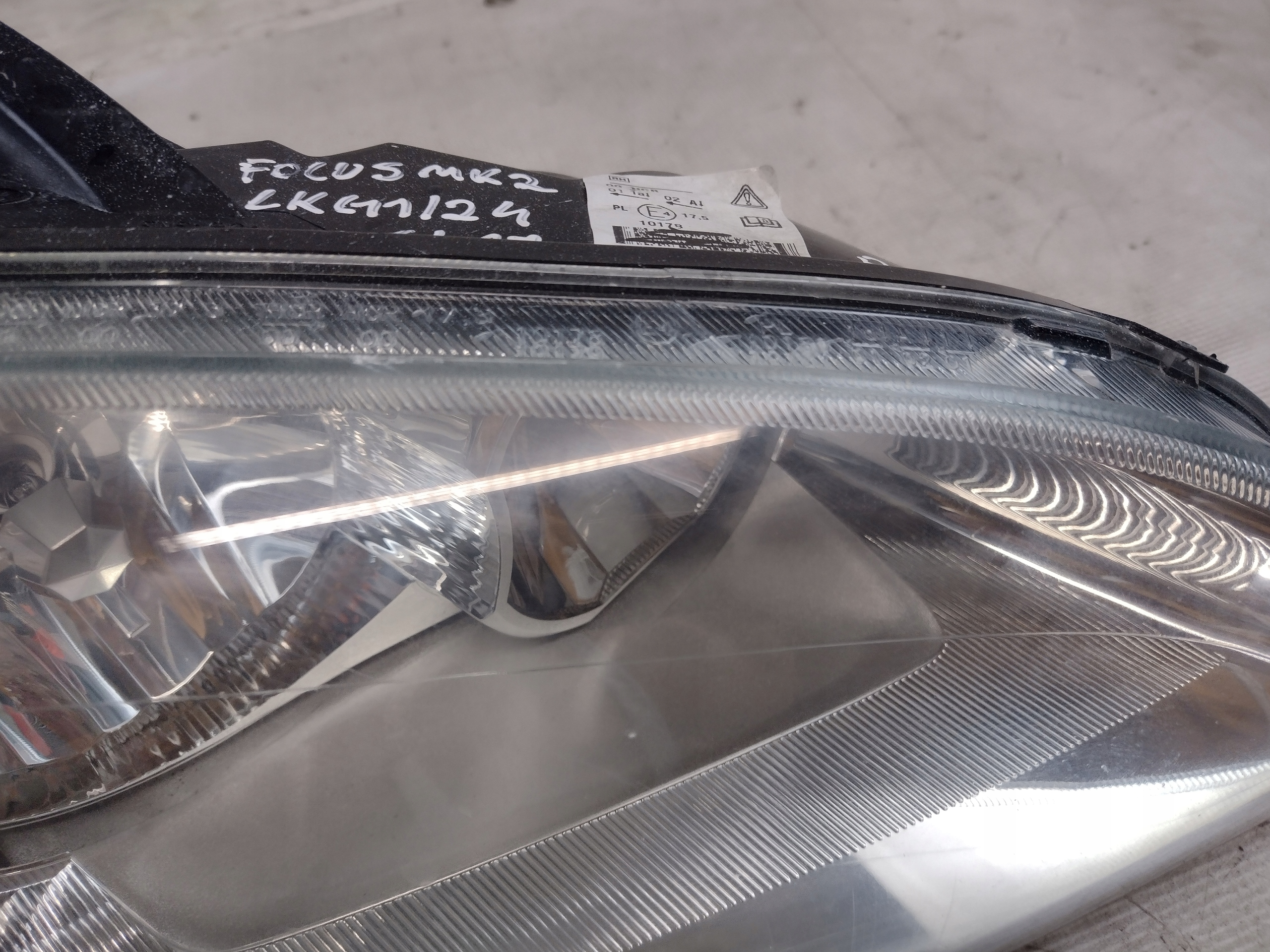 light right front Ford Focus MK2 II 2 4M51-13W029-AC