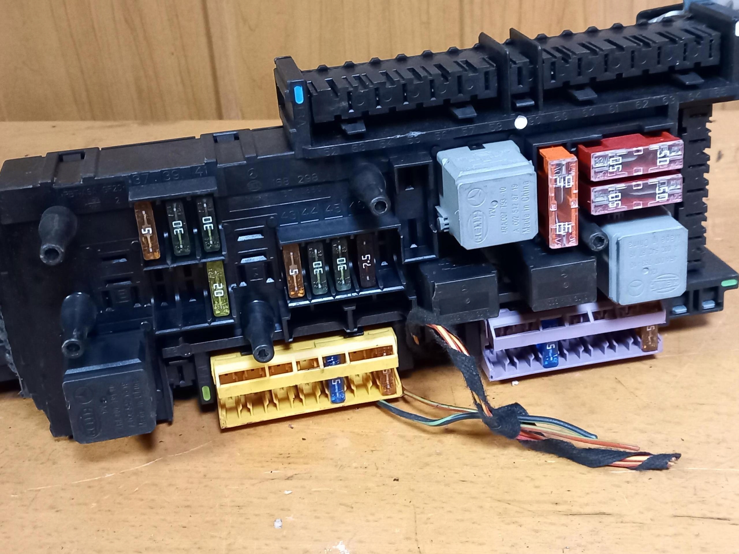 control unit module SAM MERCEDES E-KLASA W212 2.2 CDI 2129000004