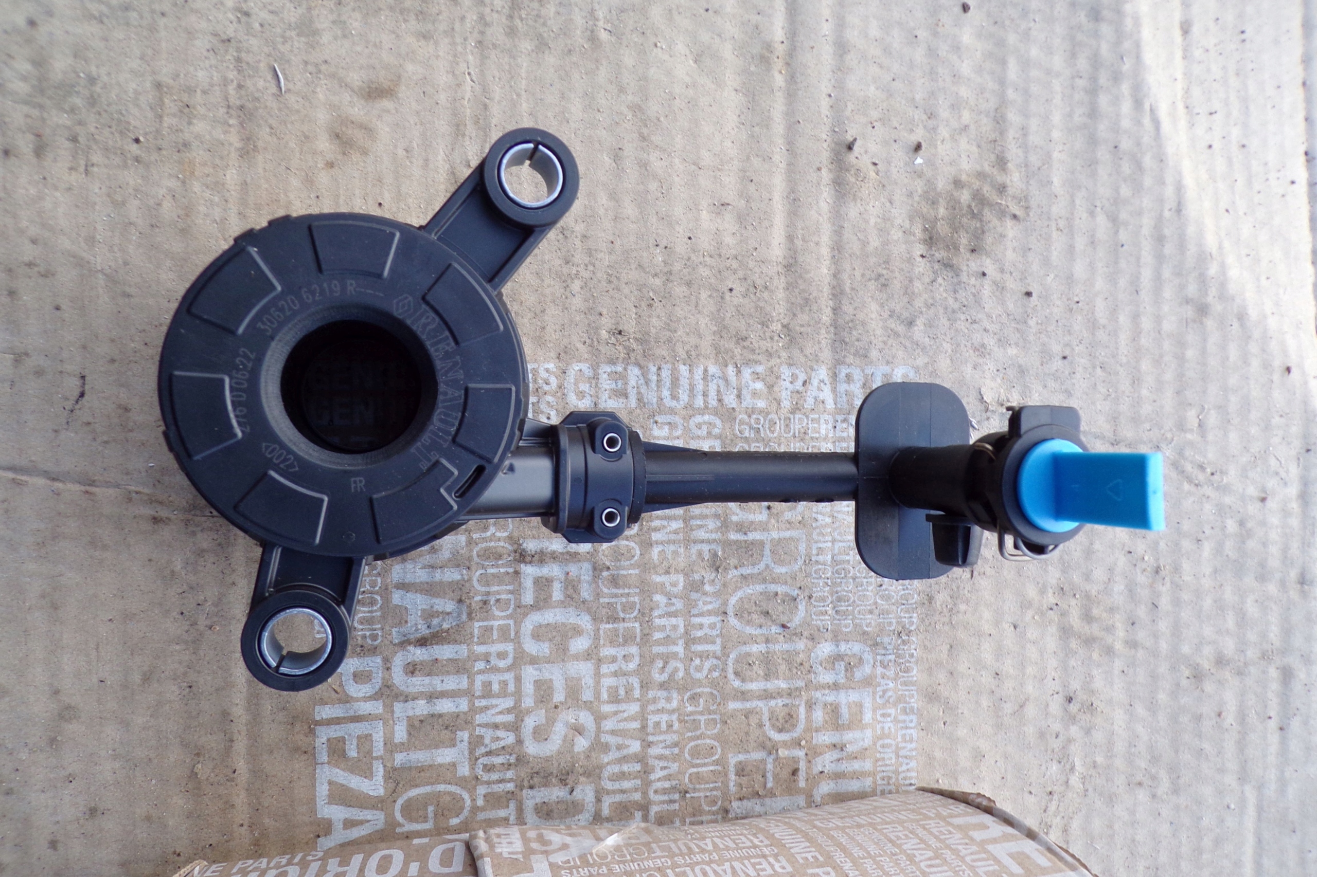 WYSPRZĘGLIK 306206219R RENAULT DACIA Typ samochodu Samochody osobowe