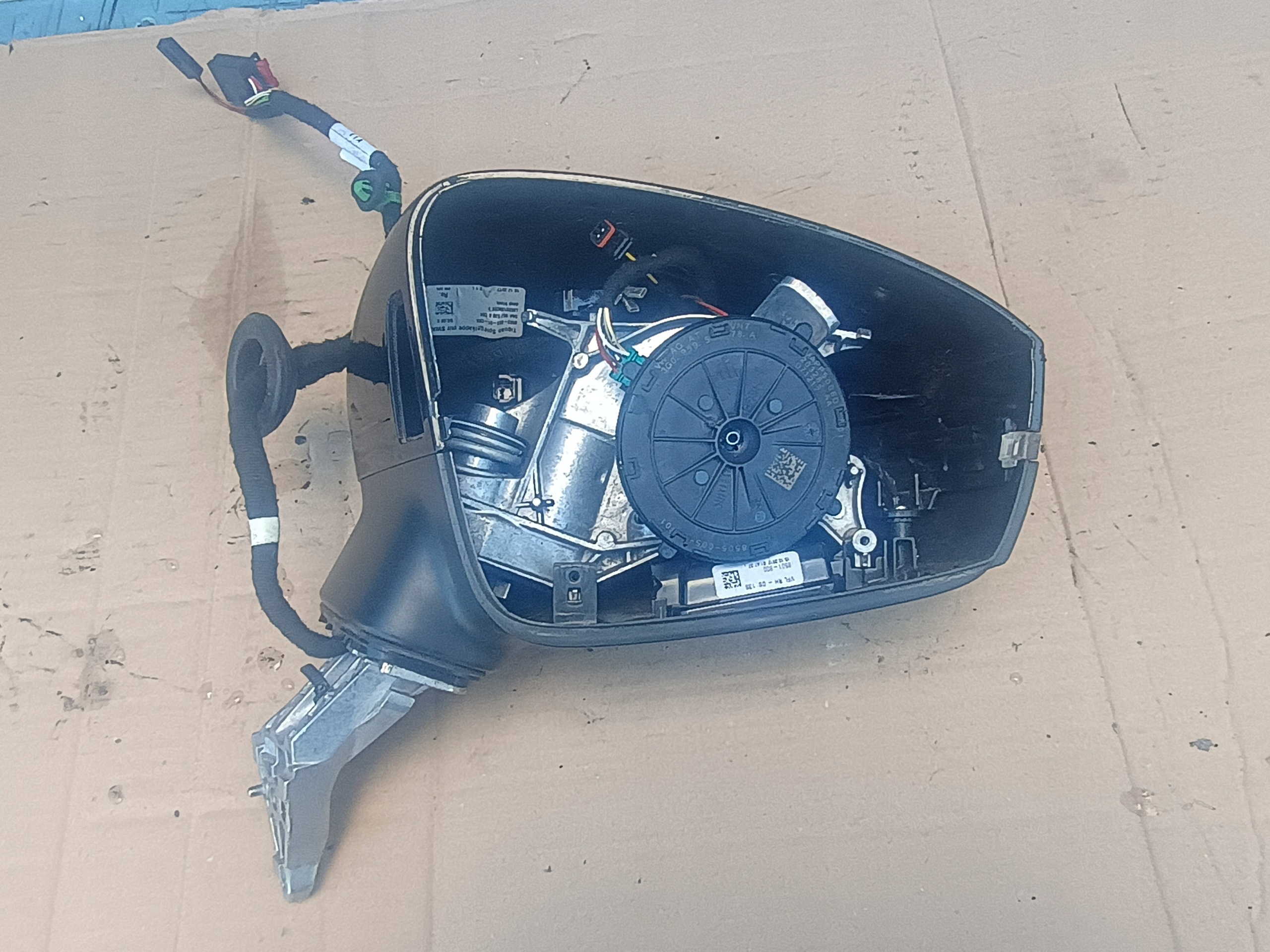 mirror right 5NB857502 13 PIN VW TIGUAN