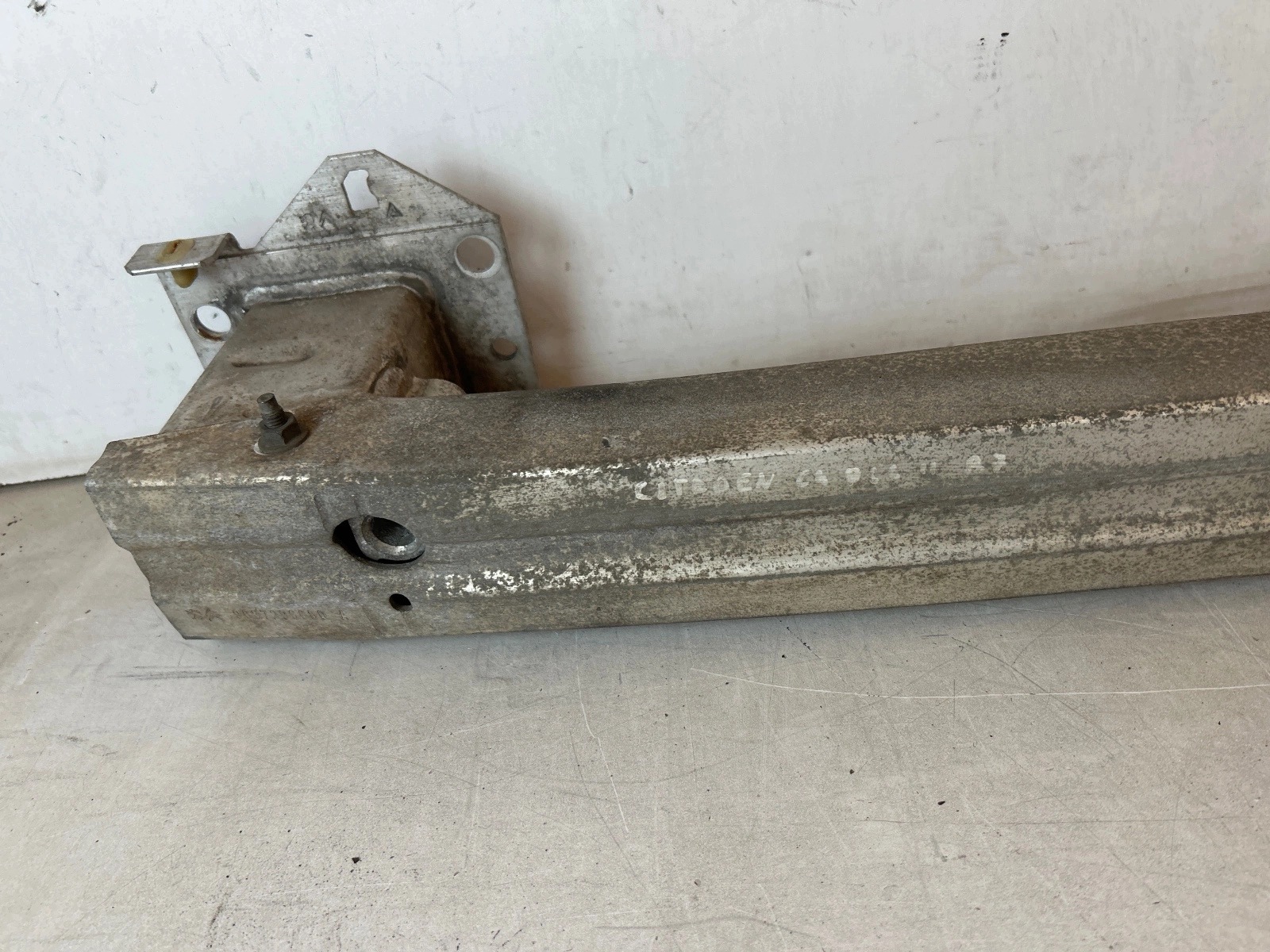 sider pillar of a bumper front Citroen C4 DS4 II B7