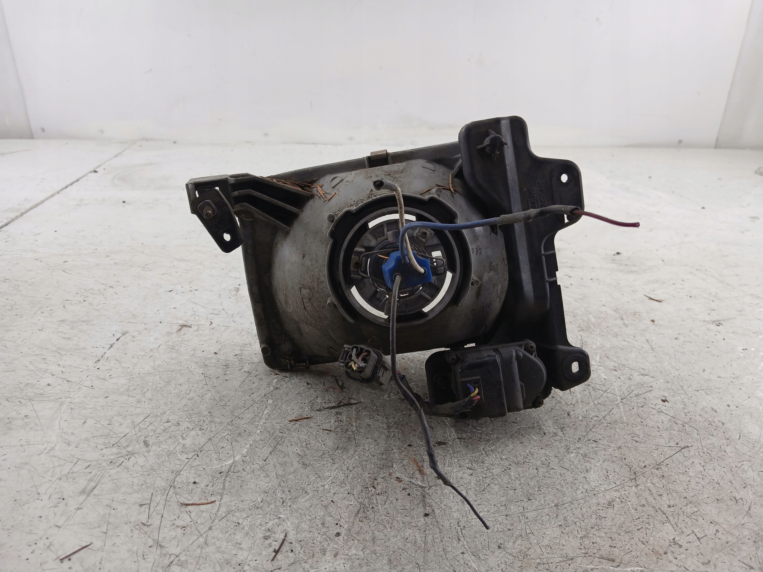 NISSAN NAVARA D22 light right front EUROPA