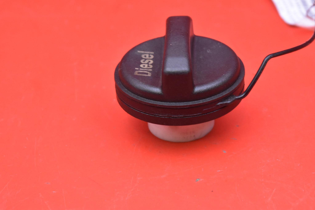 KOREK WLEWU PALIWA OPEL MOKKA A 12-15 Typ silnika Diesel