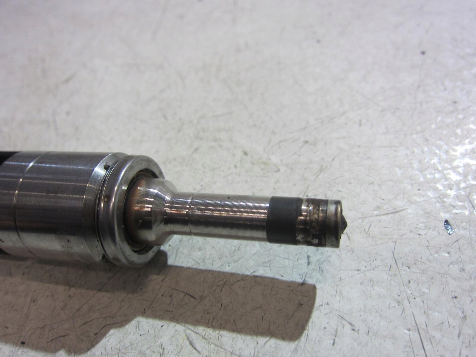 BMW F30 328 N20 injector nozzle 7645960