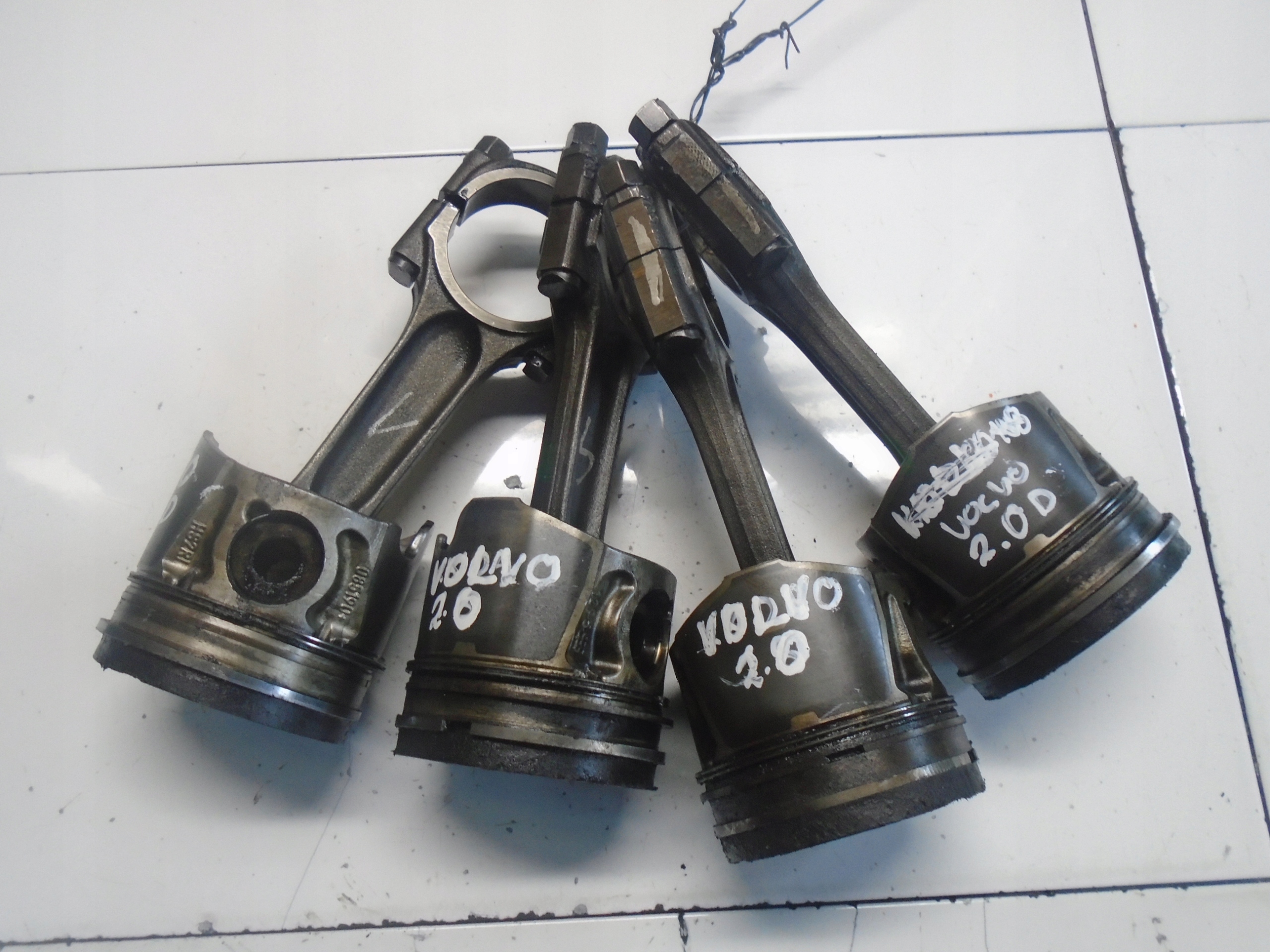 VOLVO S40 V50 FORD 2.0D D4204T TŁOK TŁOKI KORBOWÓD