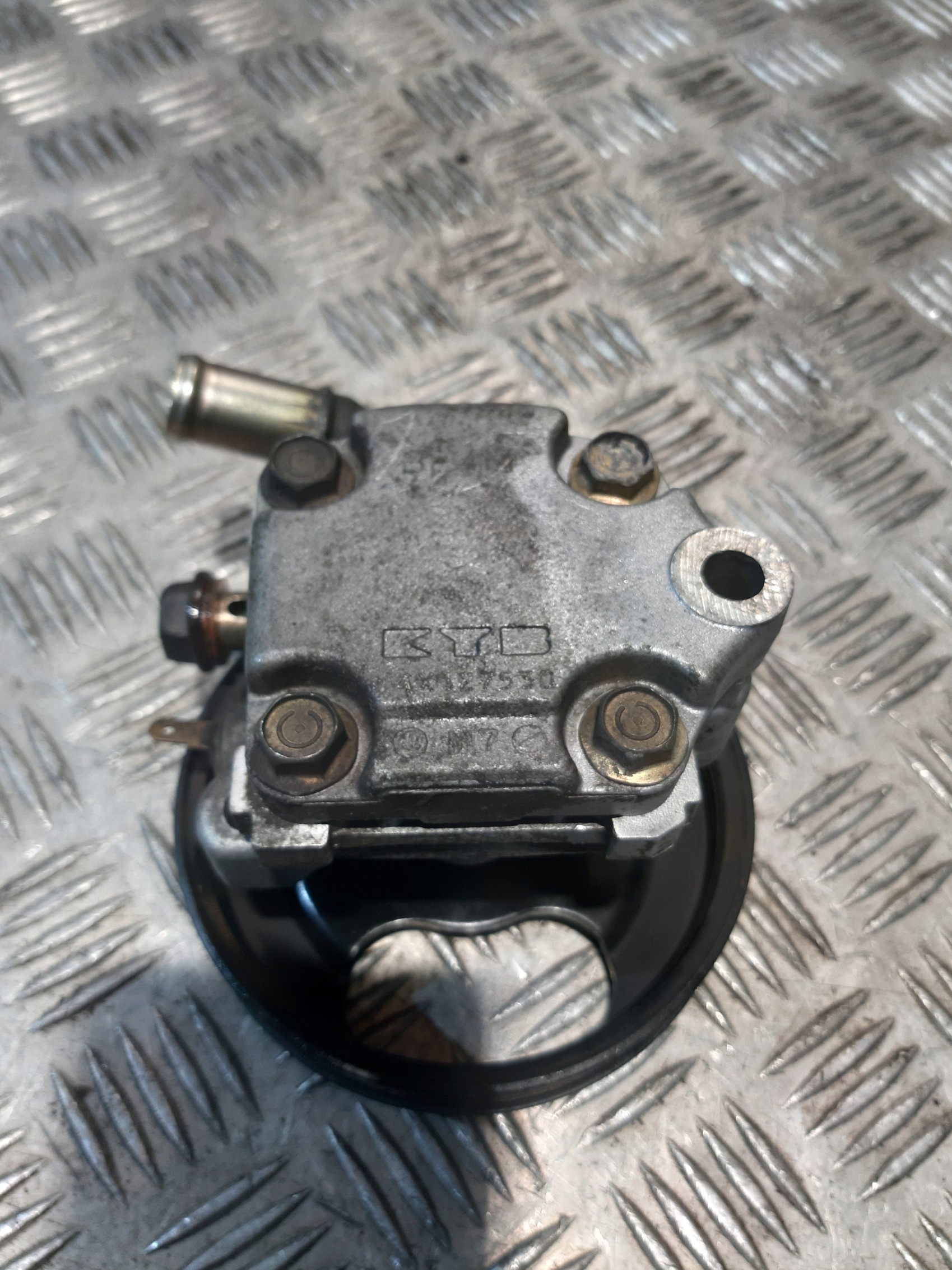 servo čerpadlo MAZDA 3 a KYB 1.6 16V
