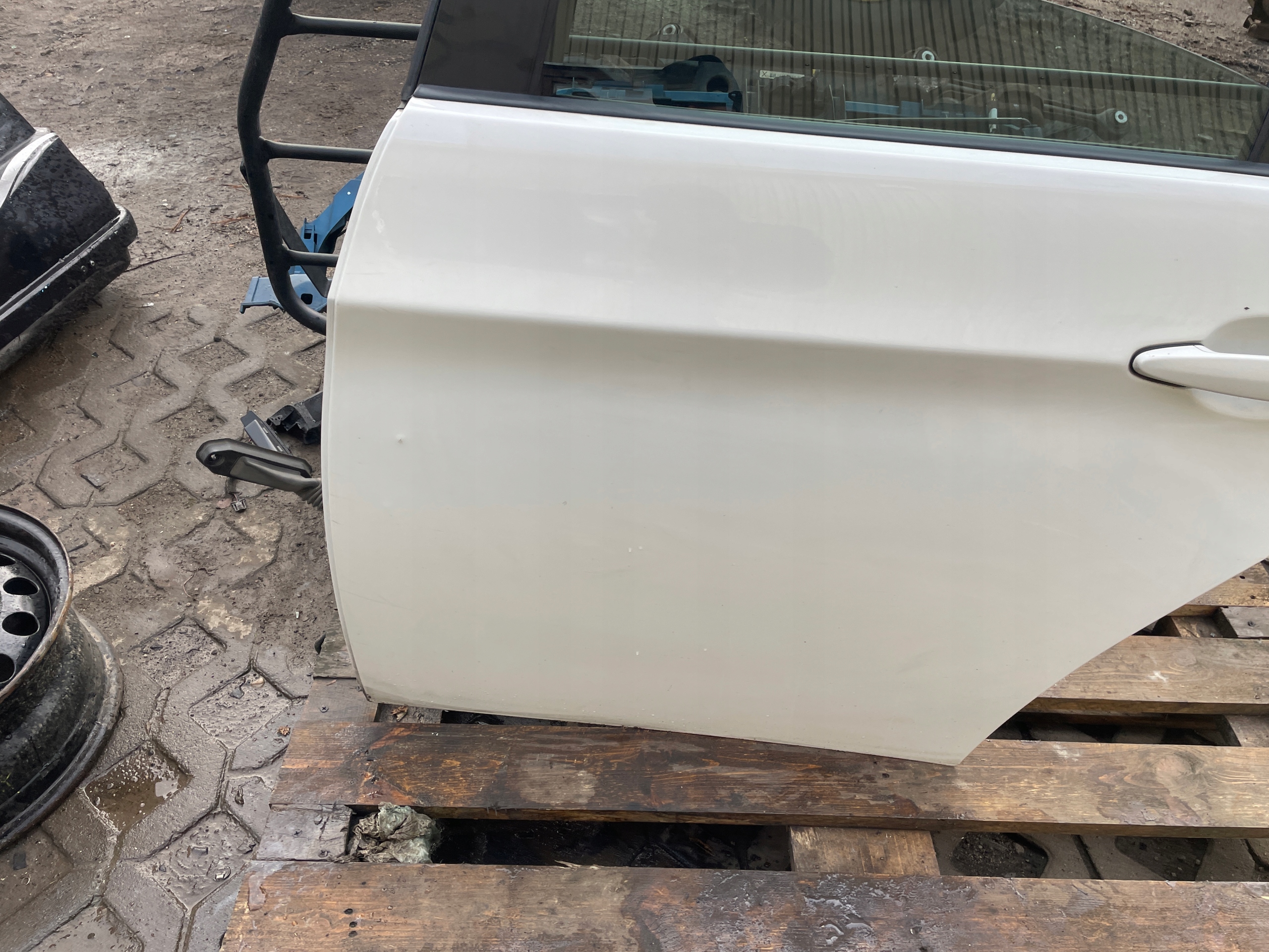 BMW 3 E90 door left rear part A300 ALPINAWEISS