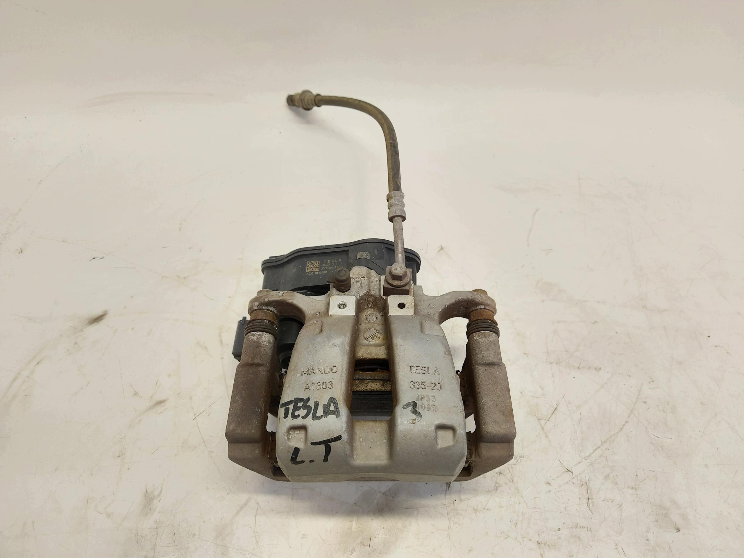 TESLA MODEL 3 2022r caliper brake rear part left 1044625-00-B