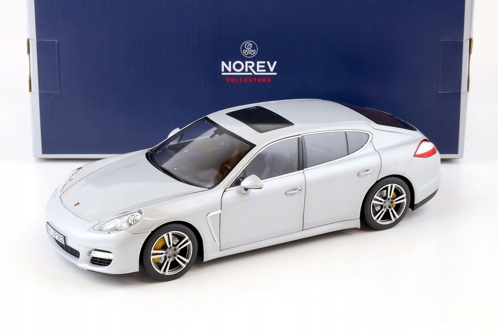 Norev Porsche Panamera Turbo 2009 Silver 1:18