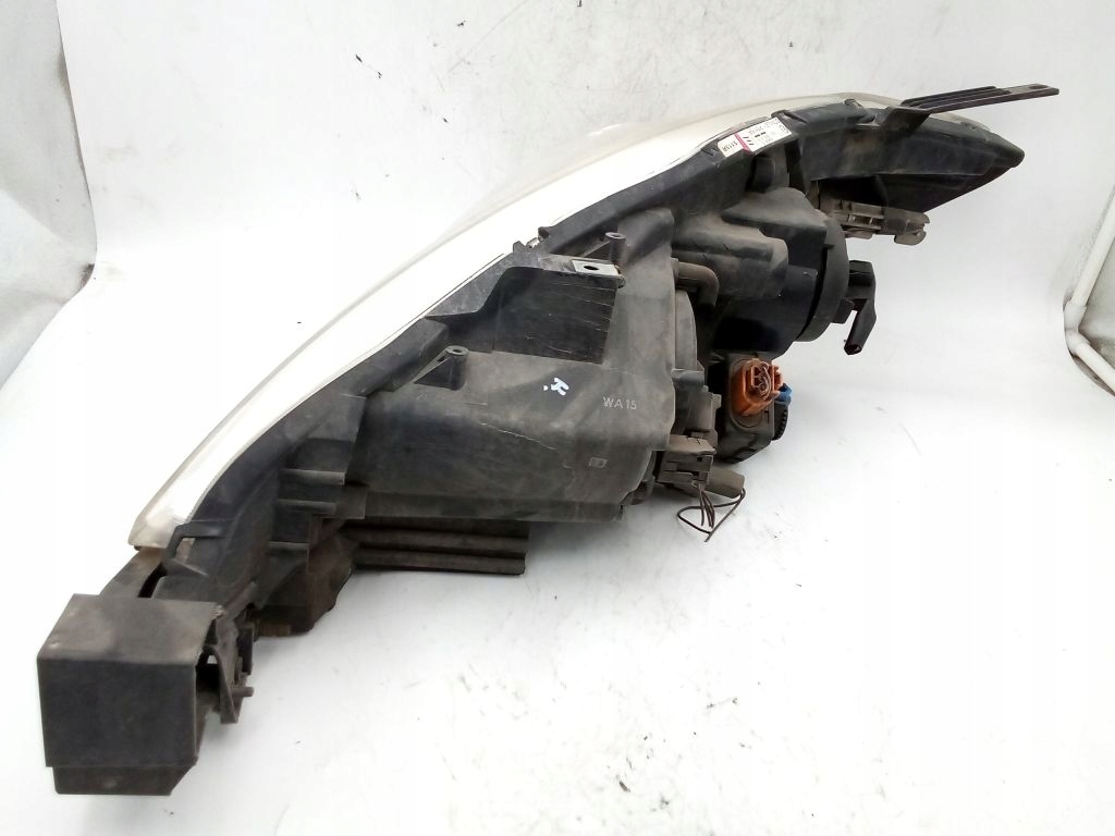 Mazda V 5 and 1 light right front front P5115R