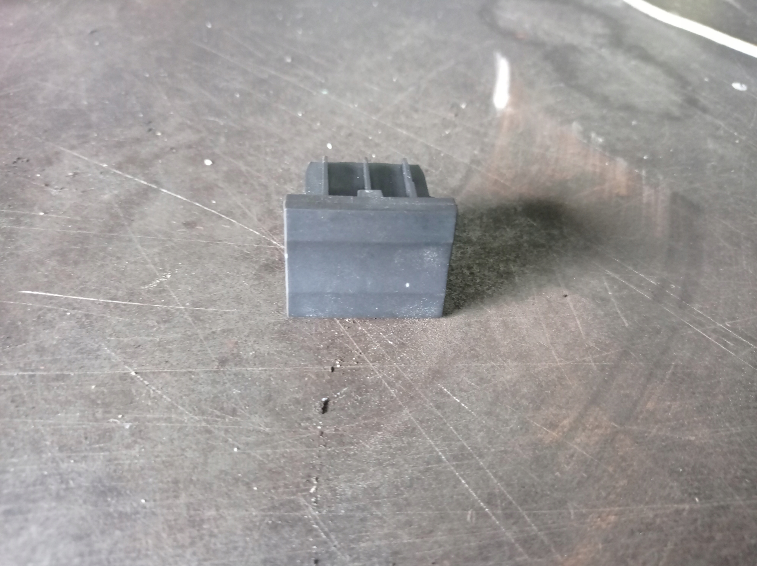 SKODA FABIA I - ZASLEPKA DESKI KONSOLI SRODKOWEJ