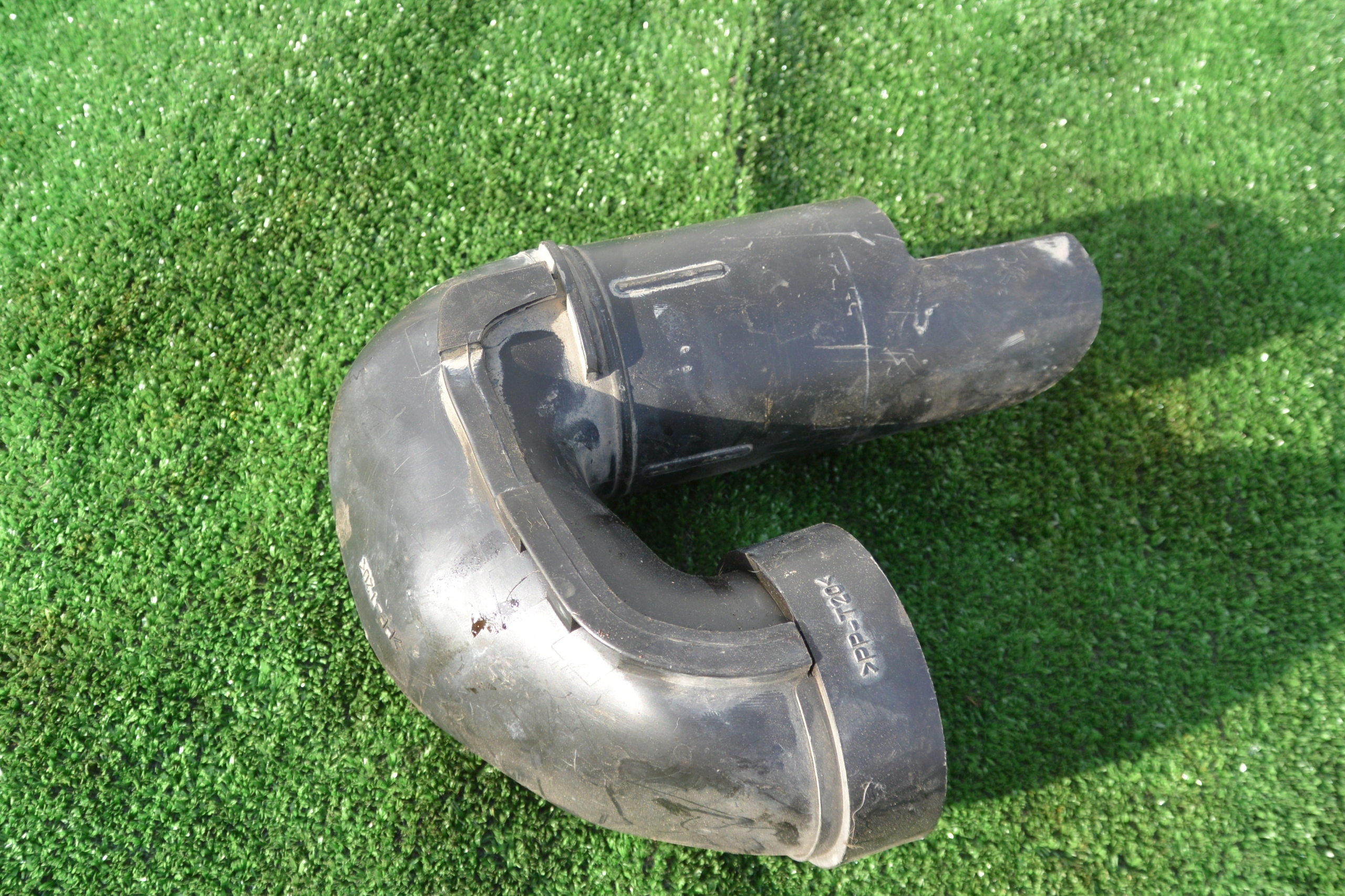 intake air hose 2.5DCI NISSAN NAVARA D40
