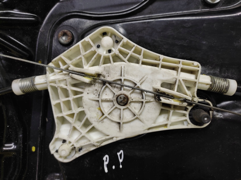 LAND ROVER DISCOVERY III window regulator right front 994731
