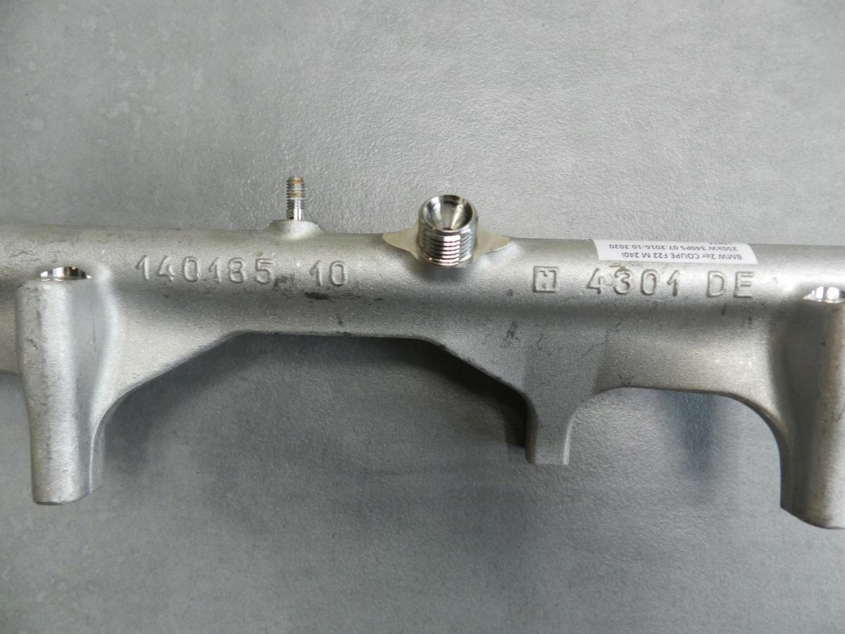 BMW 2 F22 M240i Rampe injection 7643082