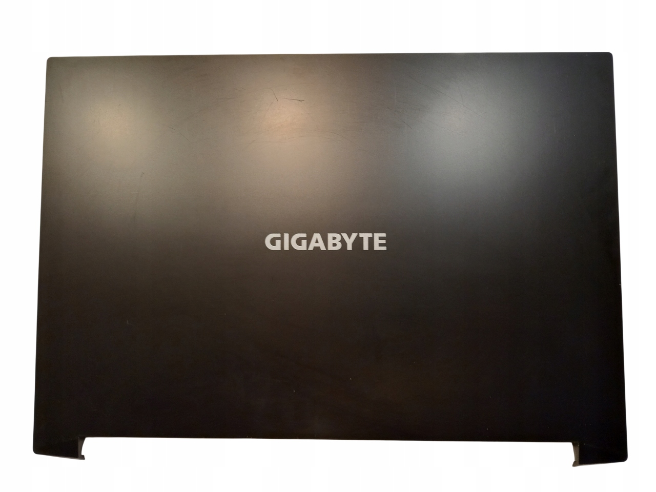 Gigabyte G5 KC Klapa matrycy