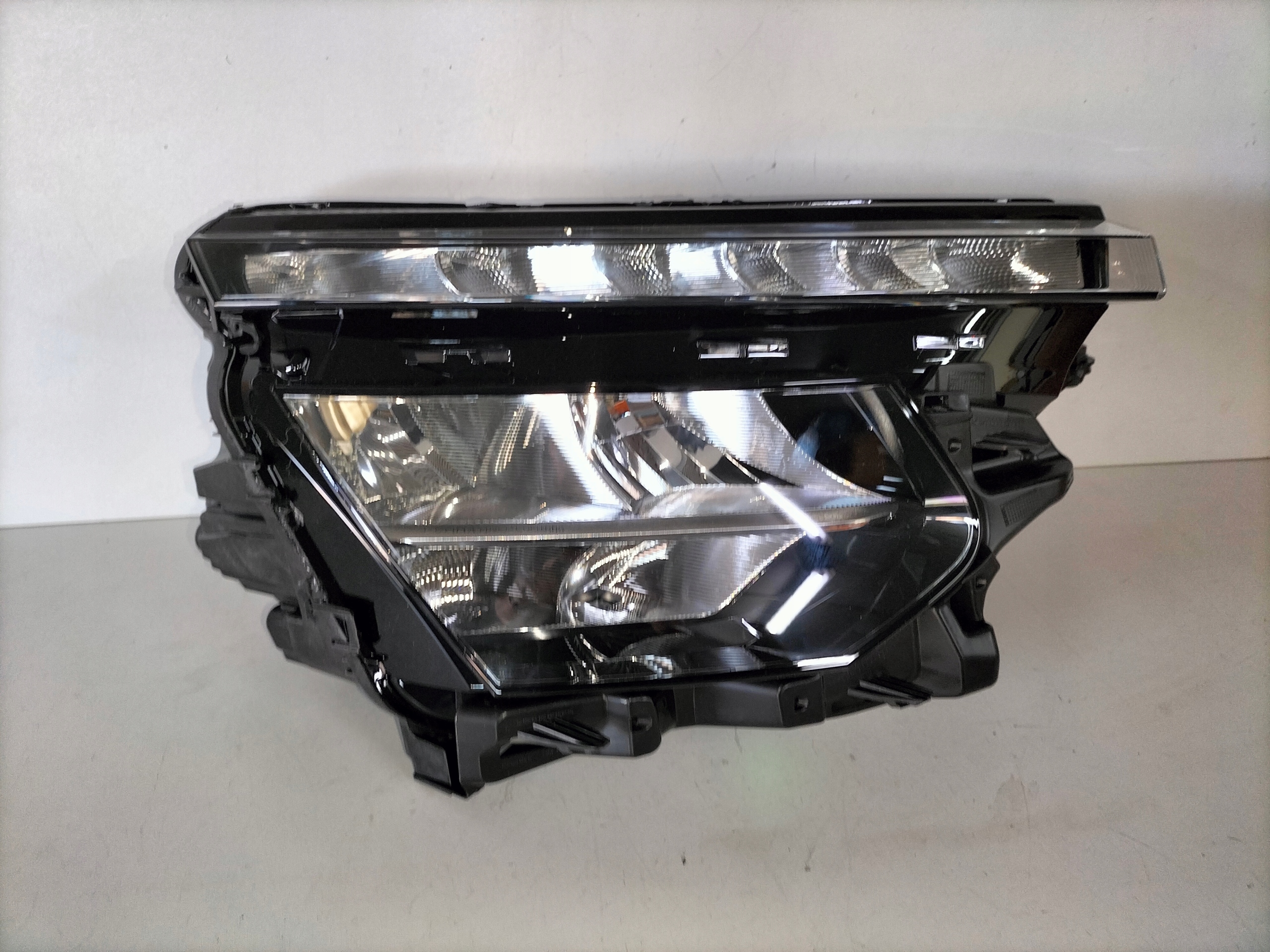 light front reflektor right SKODA KAMIQ LIFT 24- FULL LED