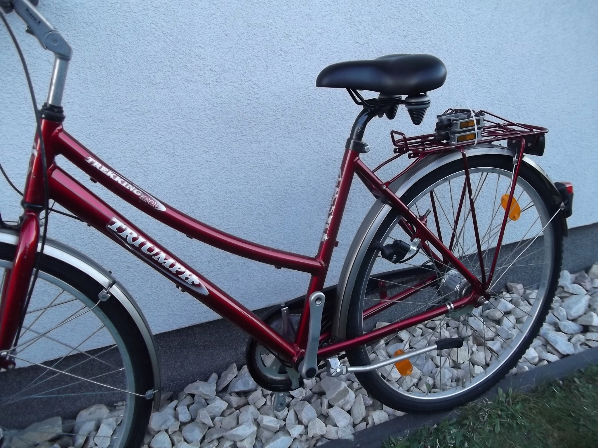 ALUMINIOWY ROWER DAMSKI TRUMPH 28'' 7 BIEGÓW Pedały platformowe