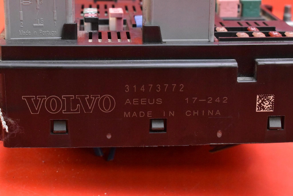 блок предохранителей 31473772 volvo S90 2 II 2.0 D4 190 ЛС 16-20