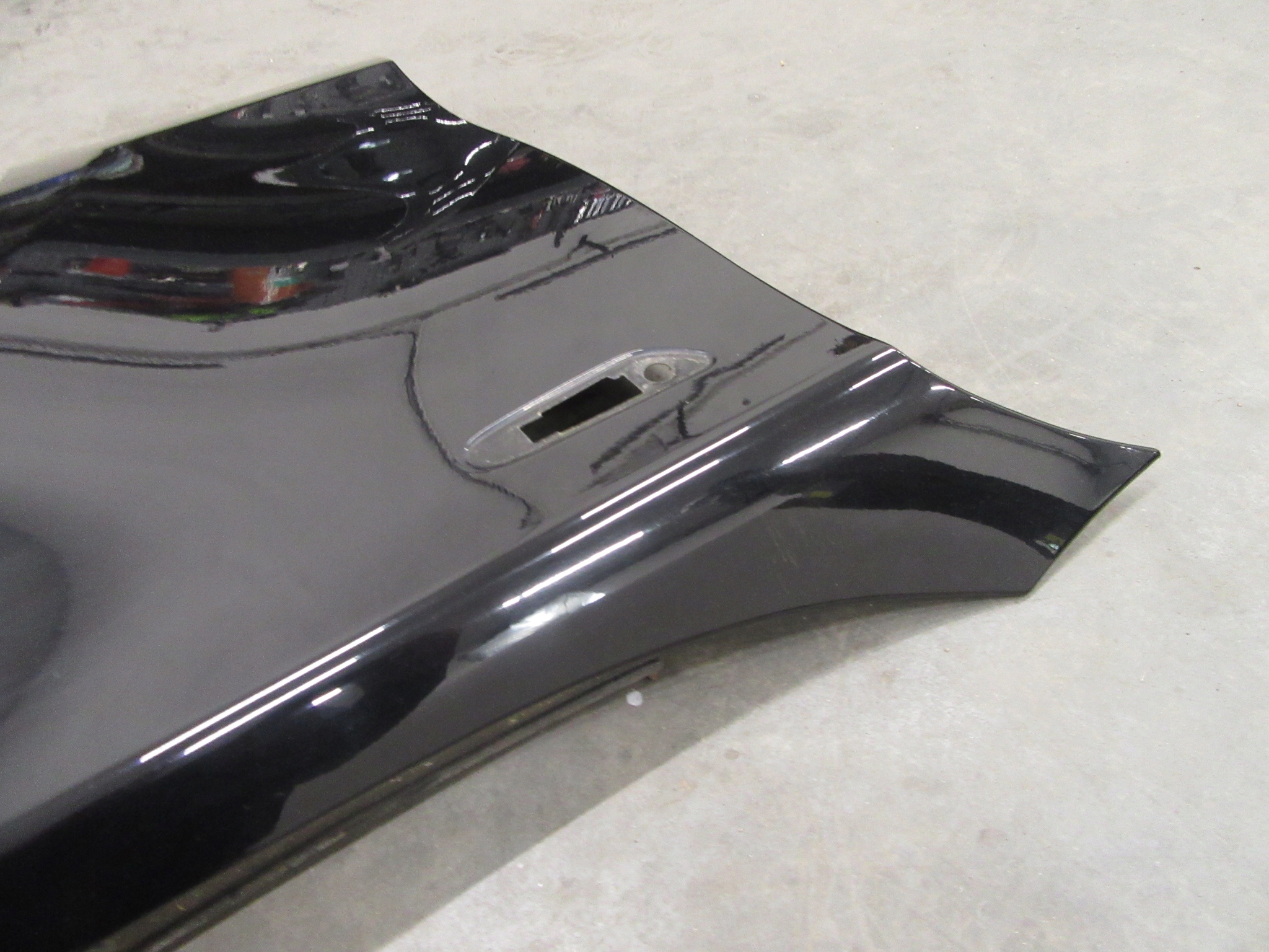fender right front front BMW 1 e81 e82 e87 e88 Schwarz 2 668