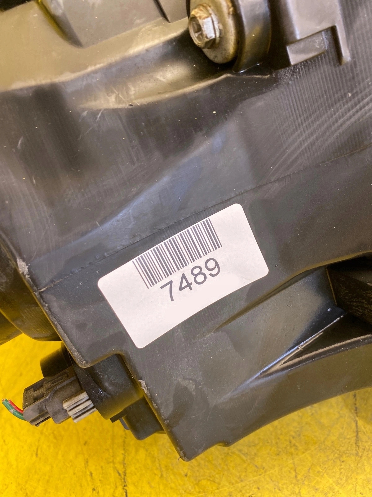 light left HONDA HR-V 2015-2018 Xenon