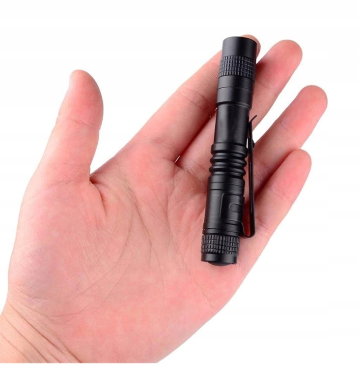 LATARKA TAKTYCZNA CREE Q5 LED SZPERACZ NOWOŚĆ XPE Zasilanie baterie