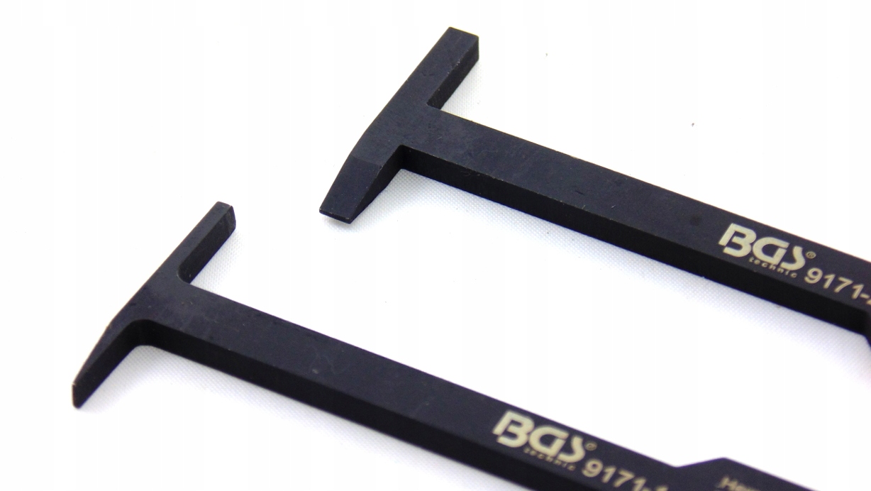 ИНСТРУМЕНТ ДЛЯ ОЧИСТКИ ТОРМОЗНЫХ СУППОРТОВ КРЮК