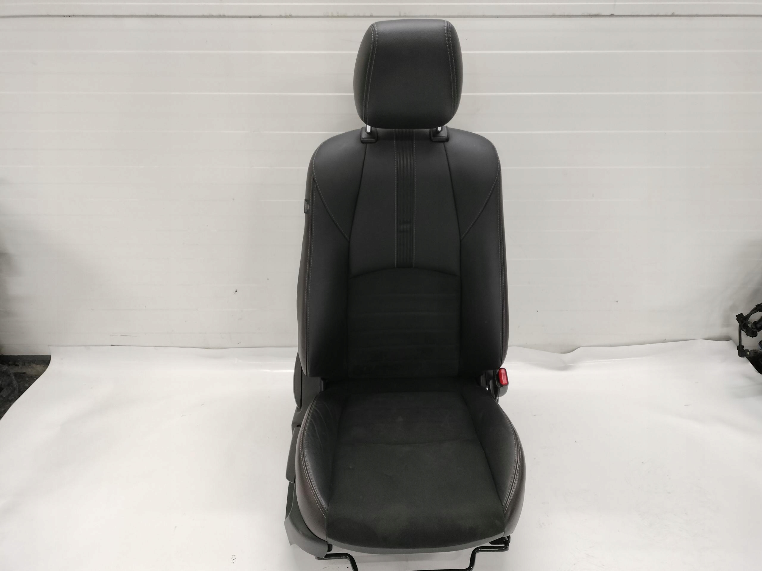кресло правый передний кожа mazda 2 III 19r