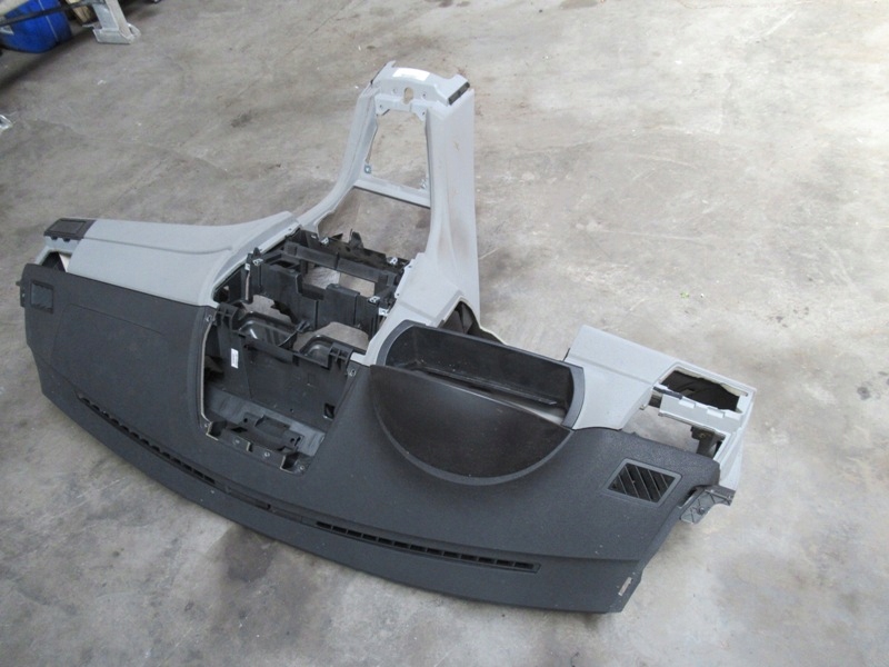 BMW X3 E83 торпеда консоль европа