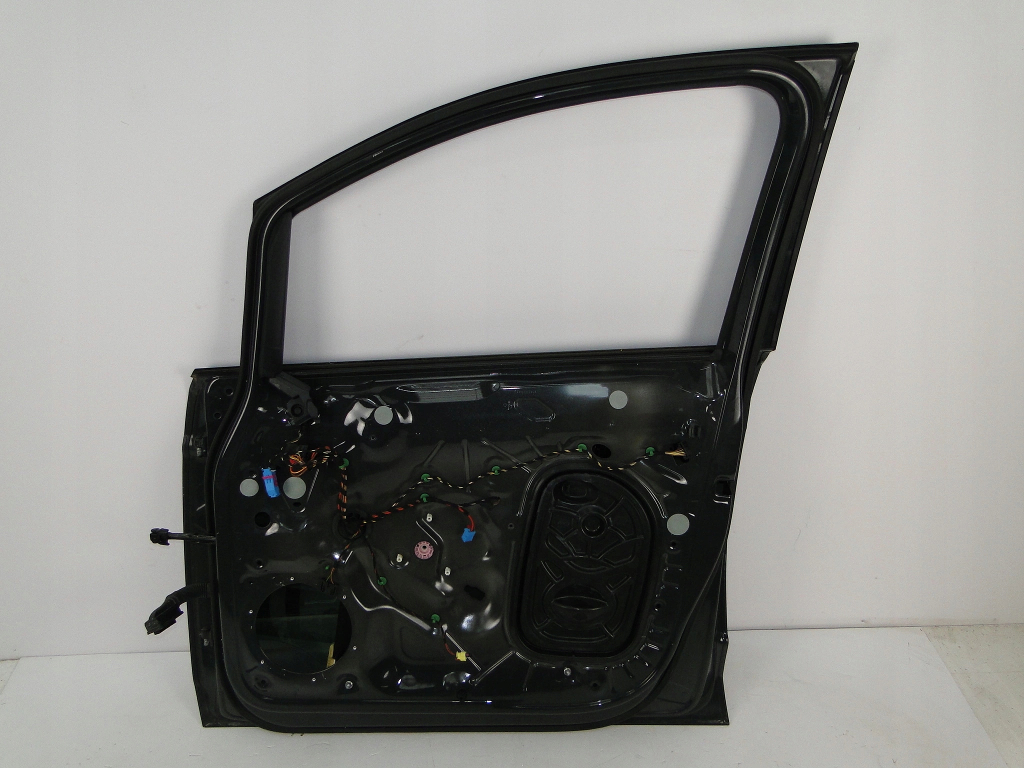 DRZWI 5TA VW TOURAN III 2016R. LI7F PRAWY PRZÓD WGNIOTKI, ODPRYSKI Producent części Volkswagen OE