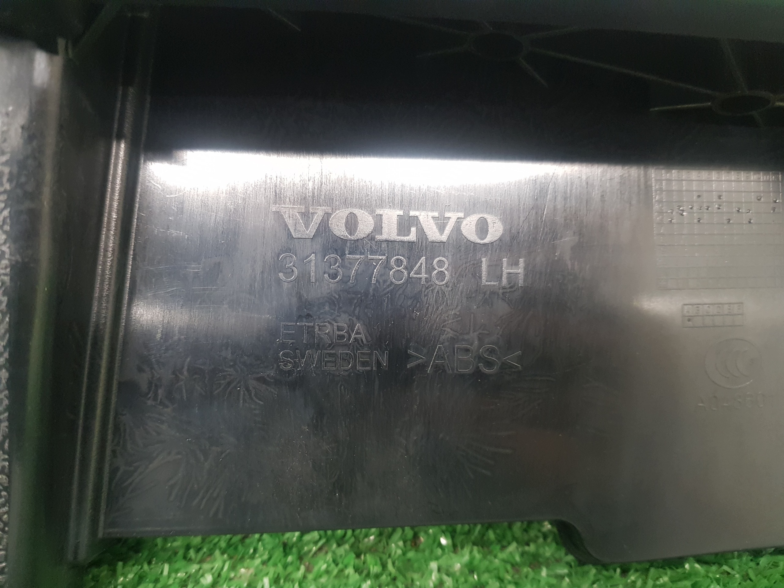 moulding boot left VOLVO XC90 II 2019 31377848