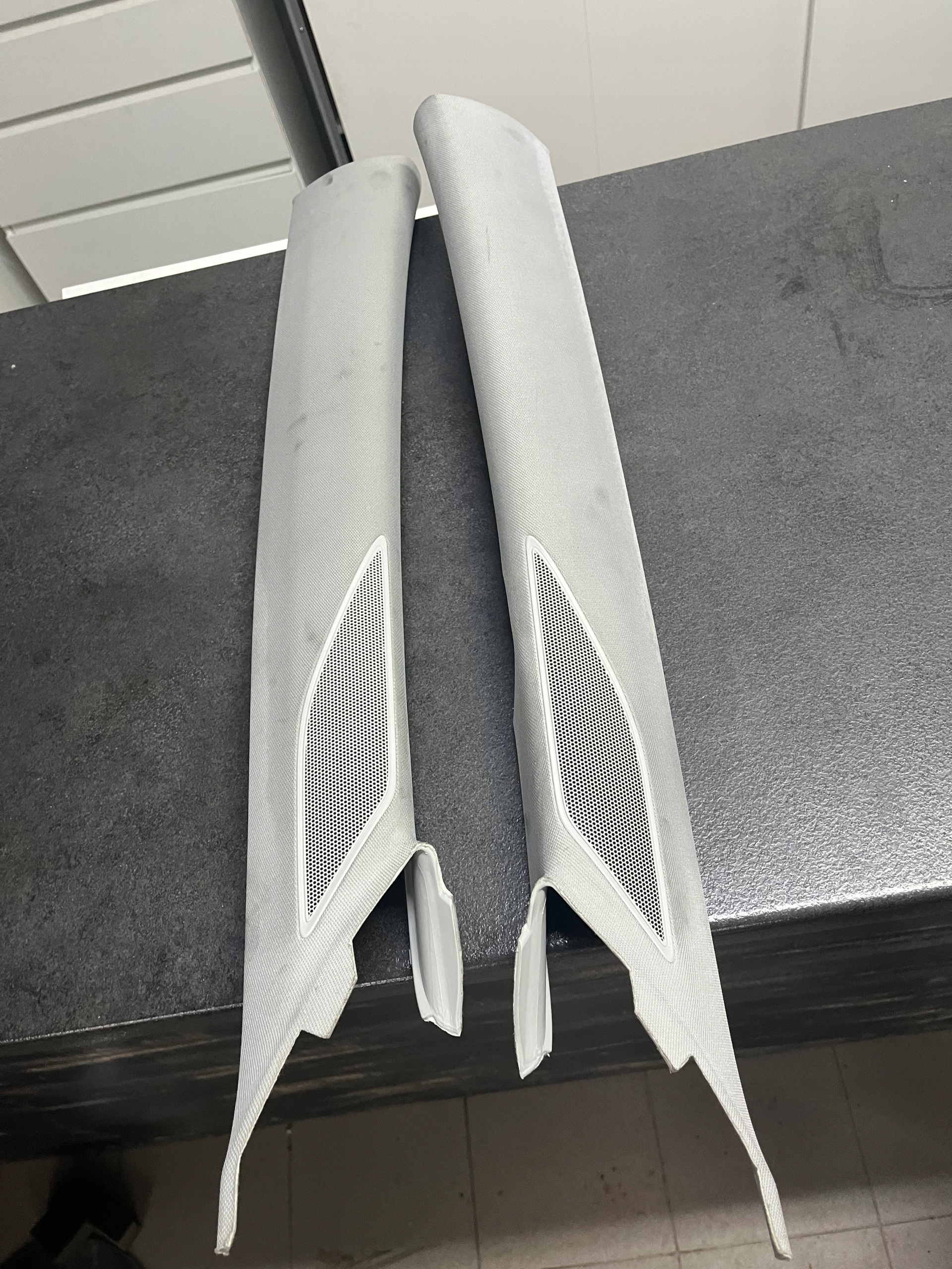 КРИШКА СТІЙКИ ПРАВИЙ ДИНАМІК VW GOLF VII 5G0035411B