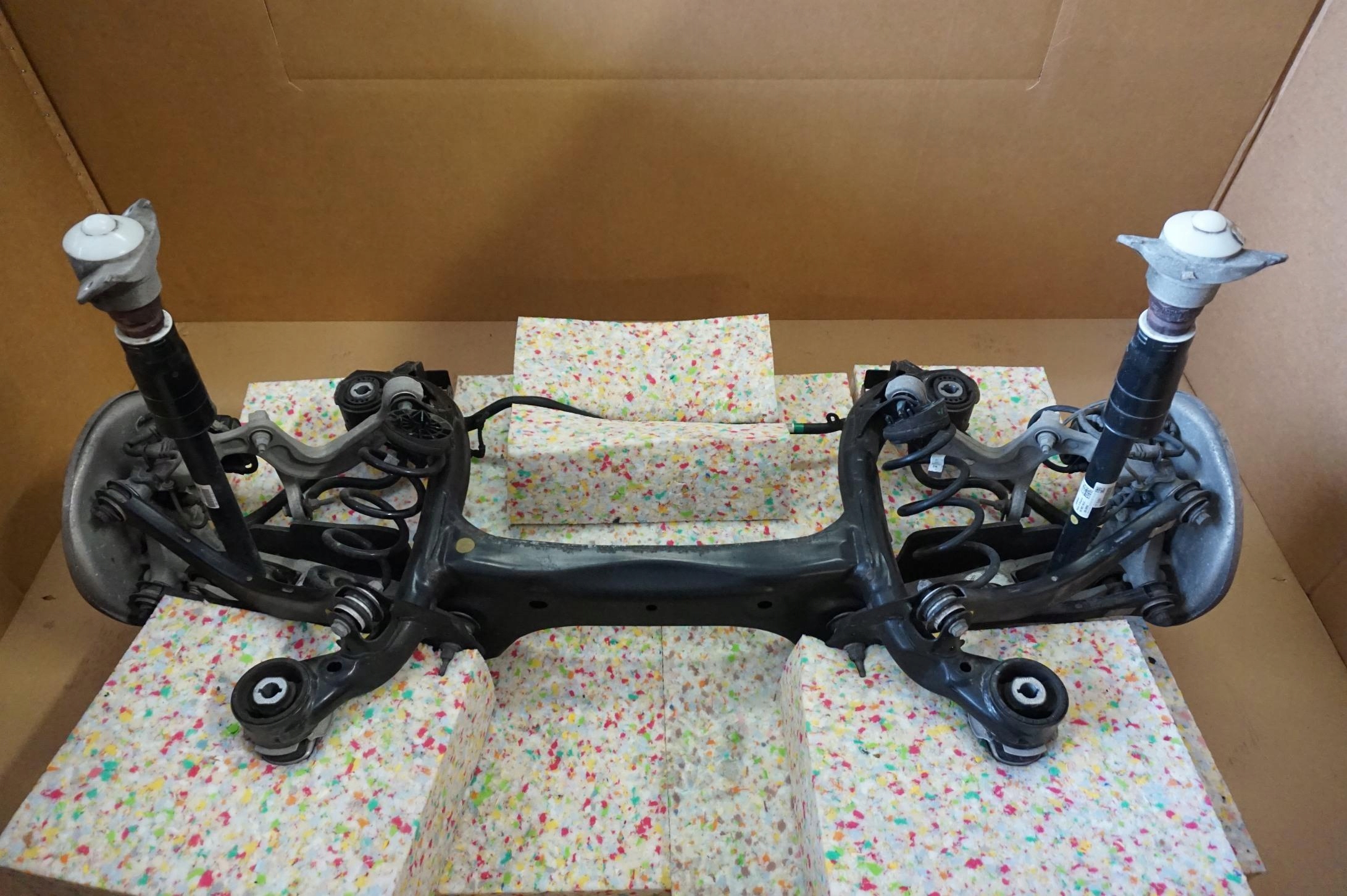 OŚ TYLNA BELKA AUDI A4 B9 8W S-LINE 8W0505235S