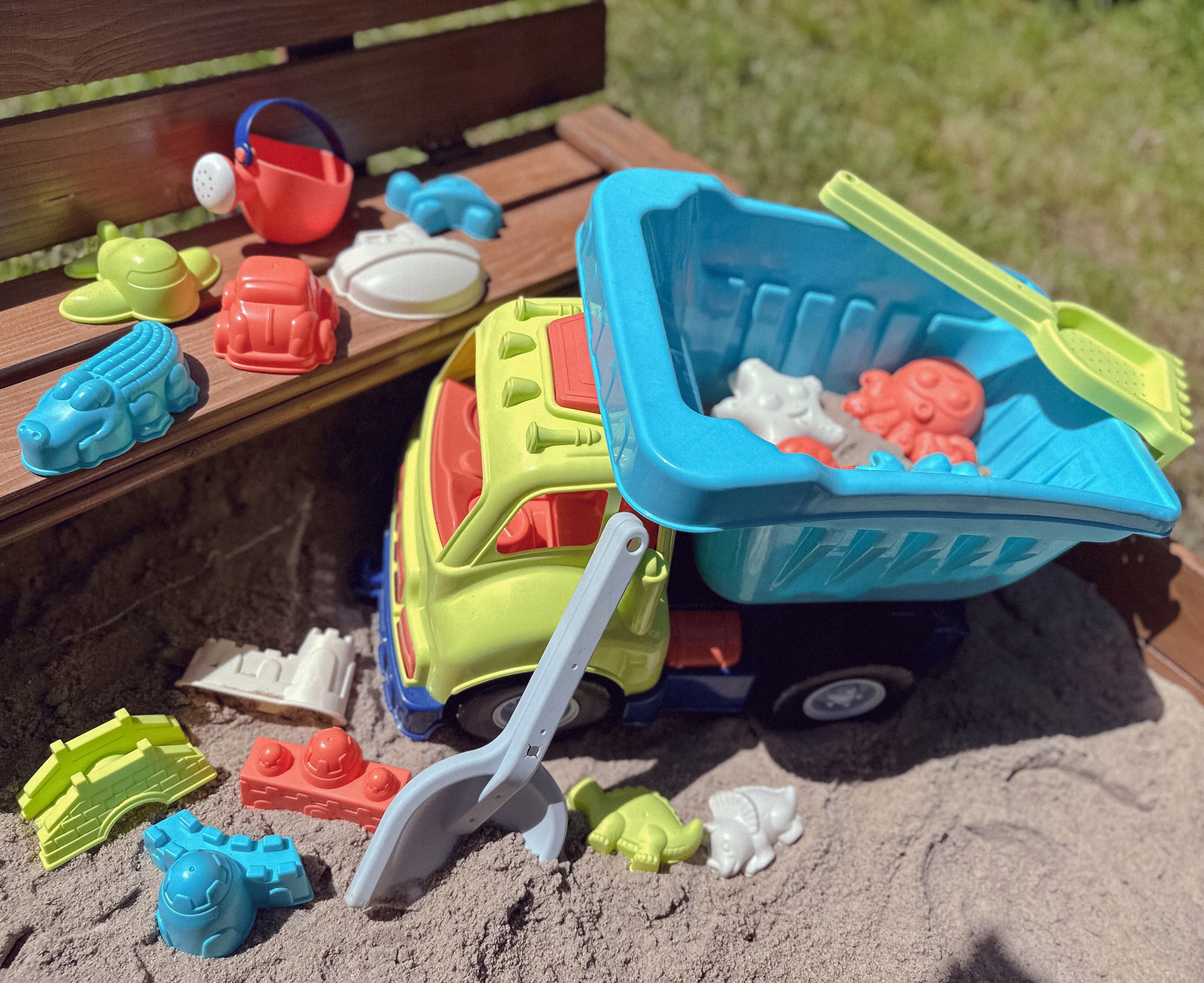 ZESTAW DO PIASKU WYWROTKA DO PIASKOWNICY FOREMKI ŁOPATKA NA PLAŻĘ WOOPIE Certyfikaty, opinie, atesty CE