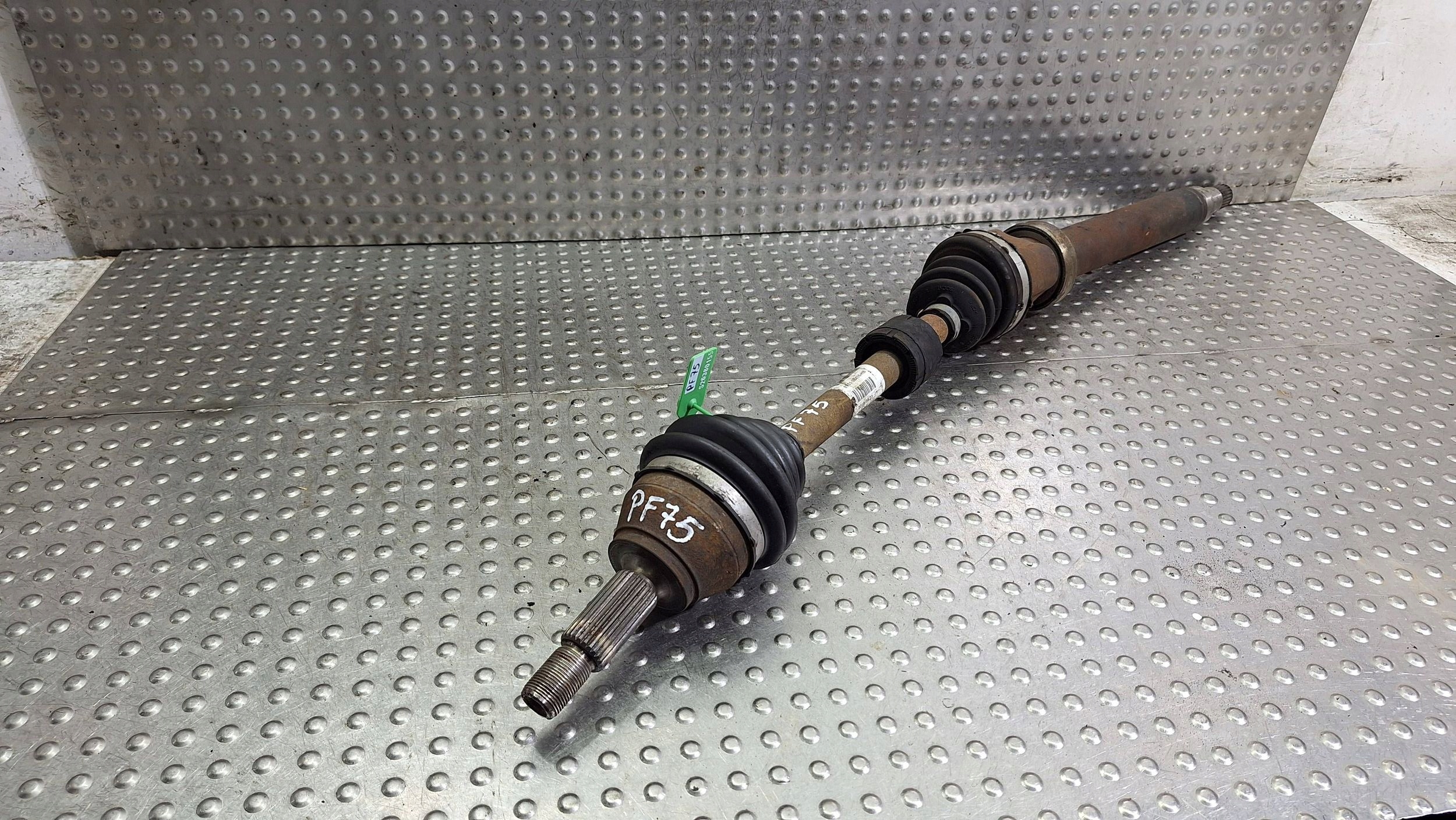 semi-axis right front 8V51-3B436-HB FORD FIESTA MK7 1.6 TDCI