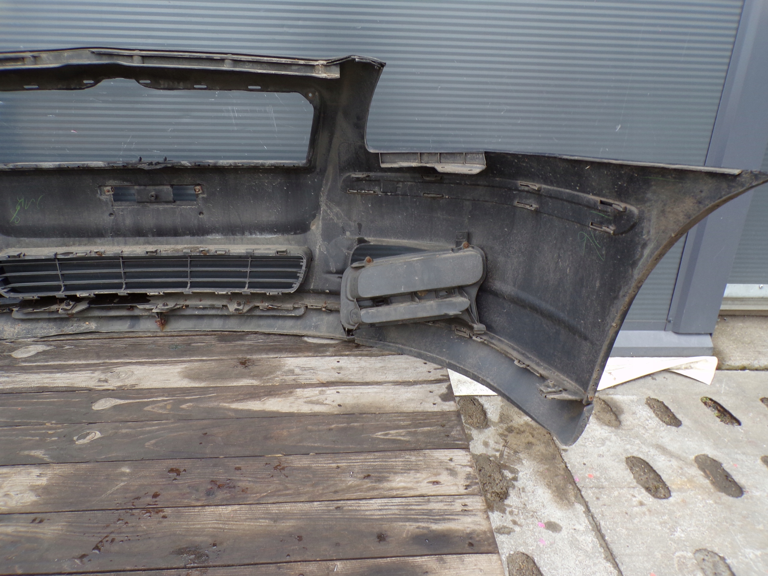 front bumper front TOYOTA AVENSIS T25 colour 209