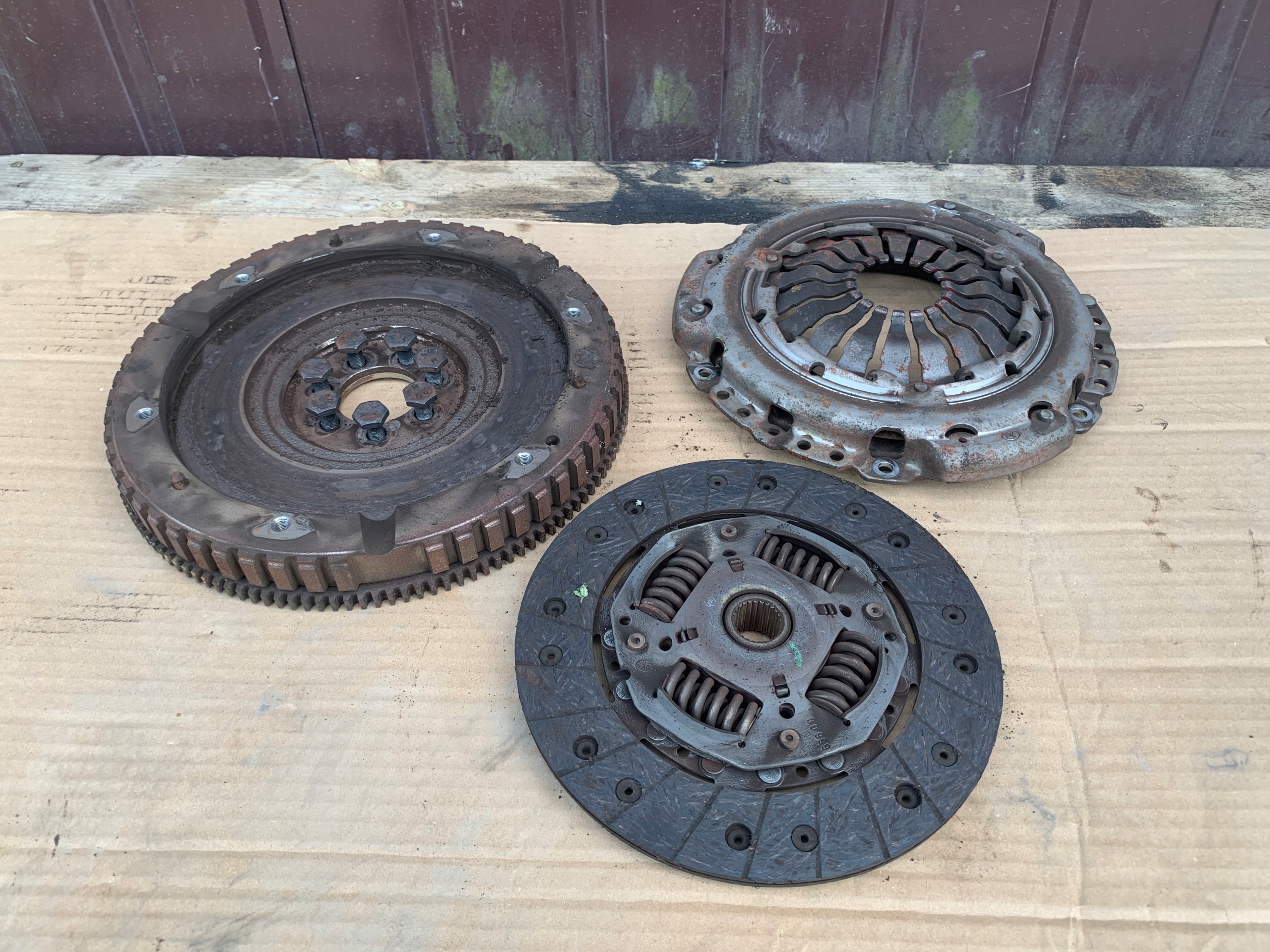 8200527569 8200335084 - Renault 1.5 dCi диск зчеплення затиск в зборі