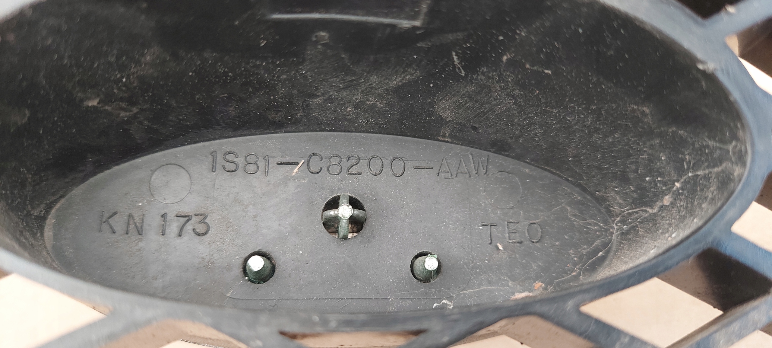 Grille FORD COUGAR LIFT 00-02 1S81-C8200-AAW