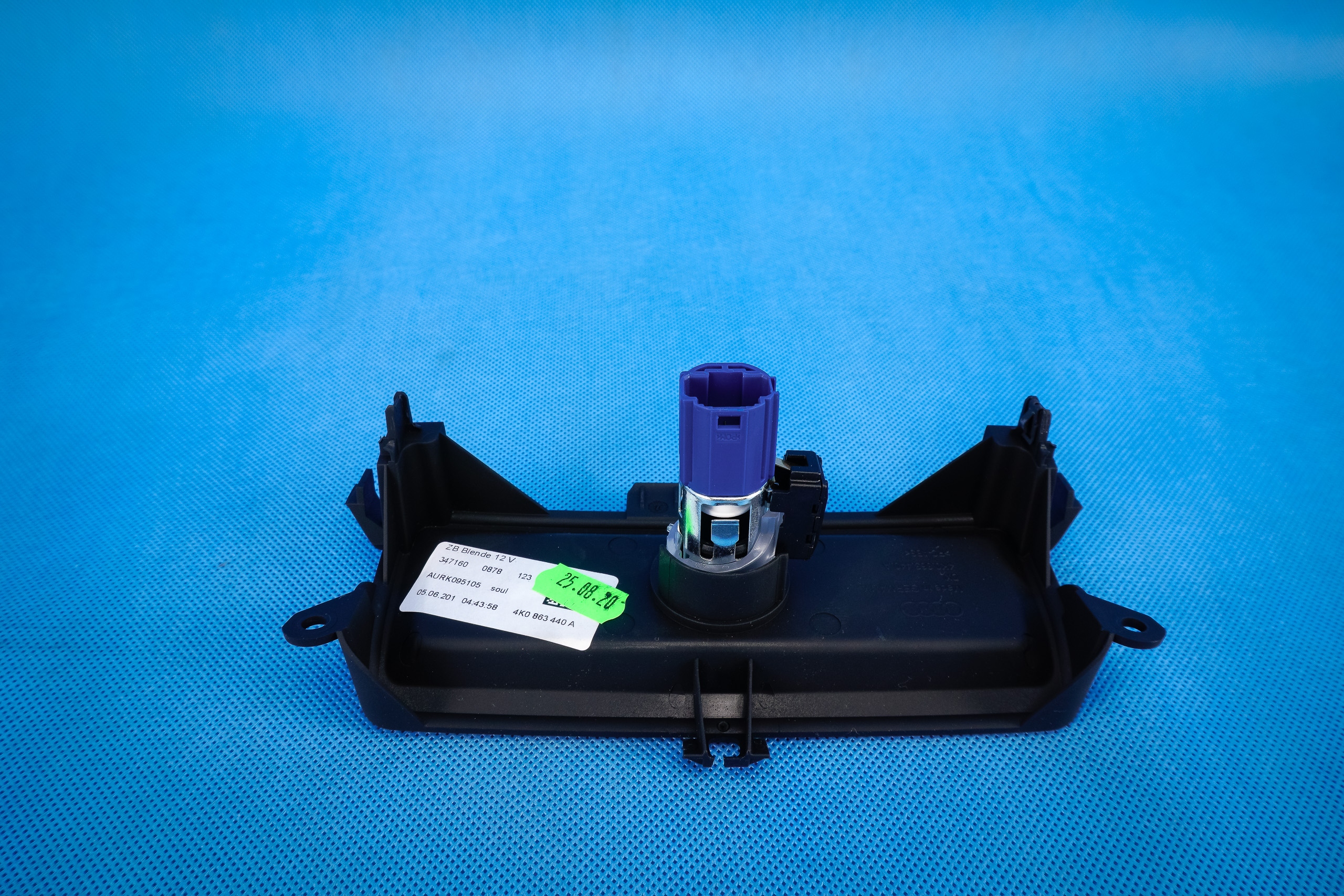 Blende Abdeckung tunelu Adapter, Stecker 12V Audi A6 4K A7 4K8 4K0863440A