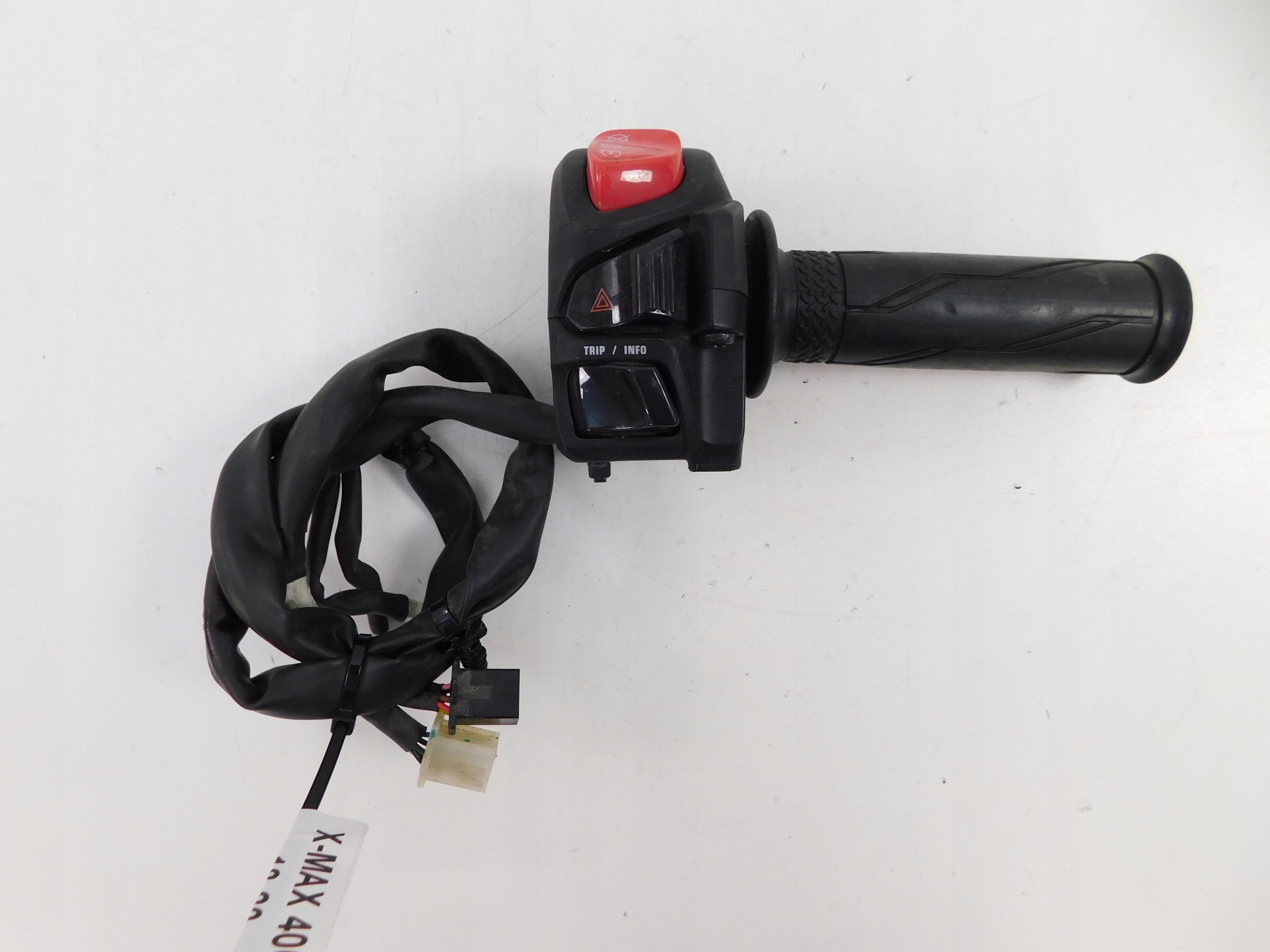 YAMAHA X-MAX 400 18-20 ПРАВИЙ ПЕРЕМИКАЧ + ROLGAZ