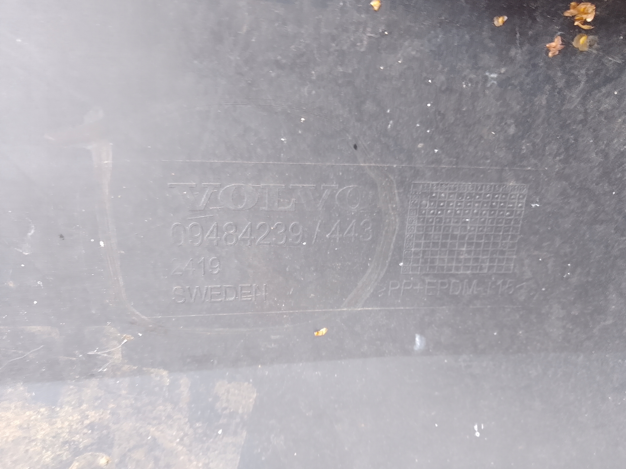 bumper front VOLVO V70 XENON 09484239